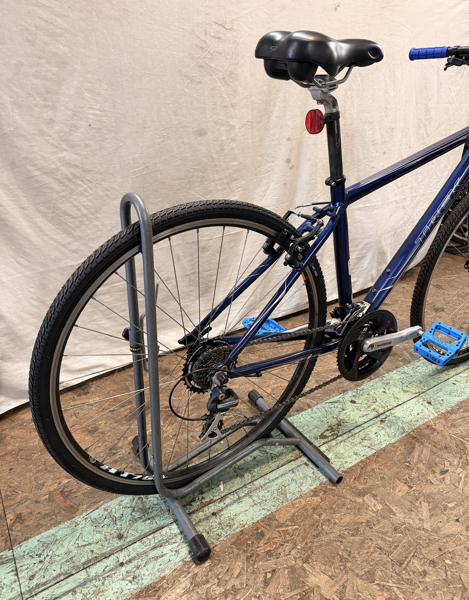 17.5" Trek 7.1 FX (383F) E2U