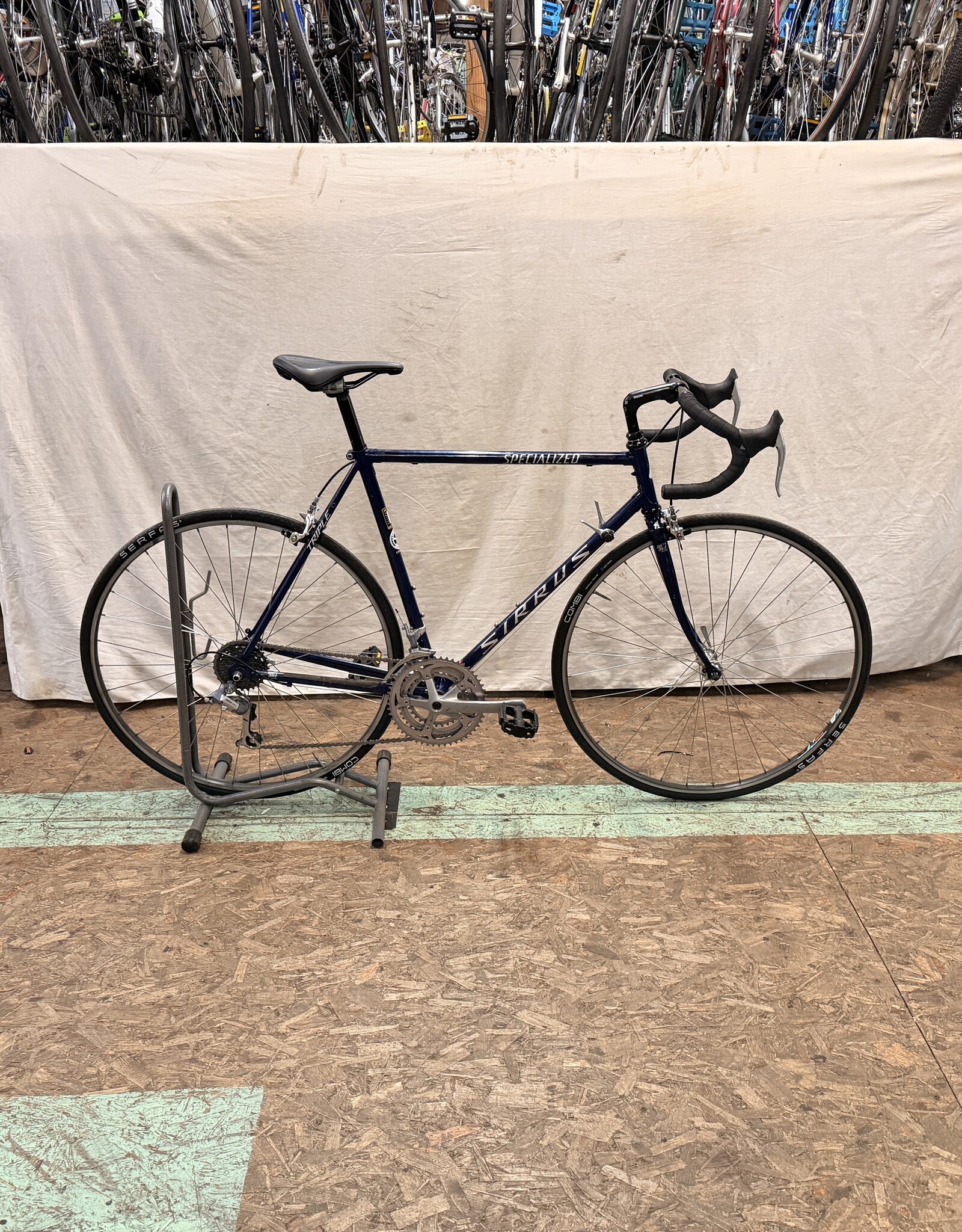 56cm Specialized Sirrus (1289) B5U