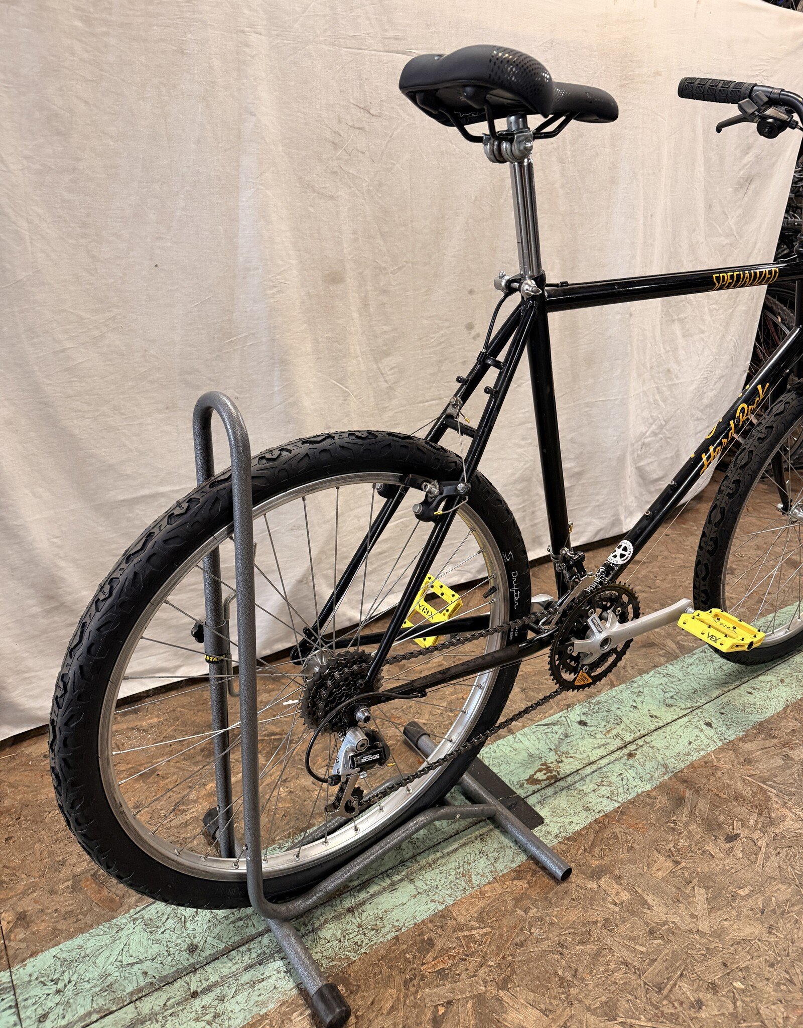 22" Specialized Hard Rock (2240) I1L