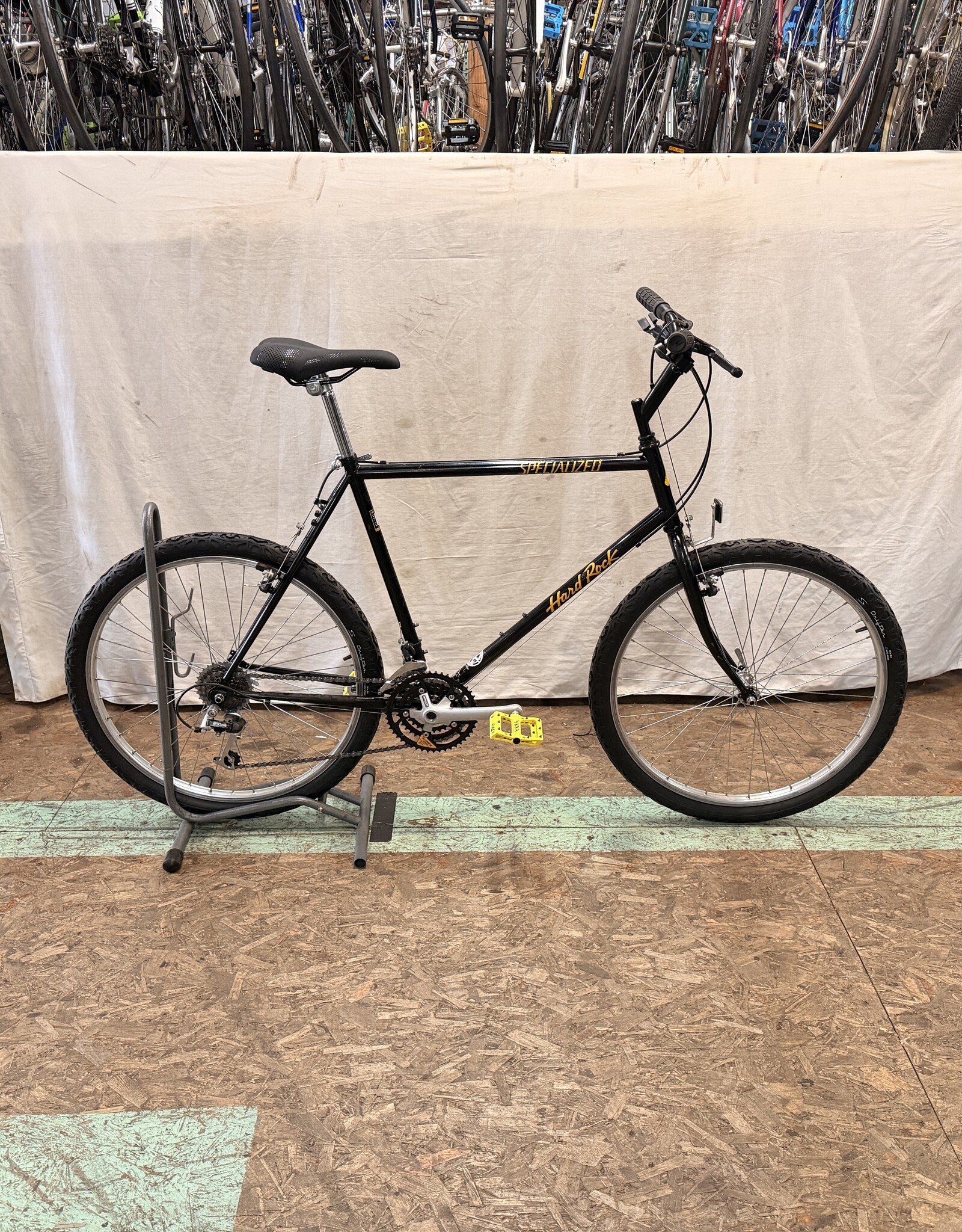 22" Specialized Hard Rock (2240) I1L