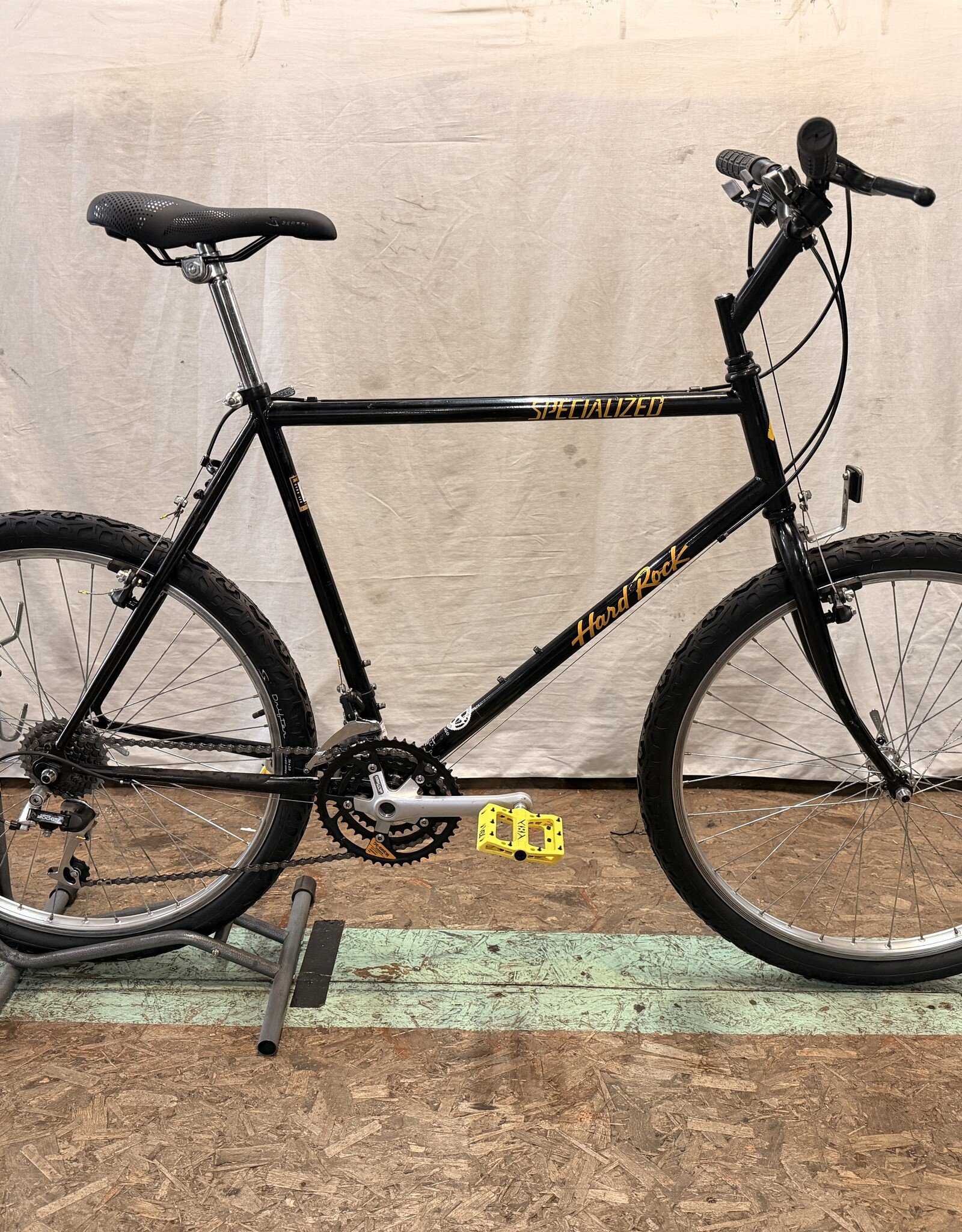 22" Specialized Hard Rock (2240) I1L