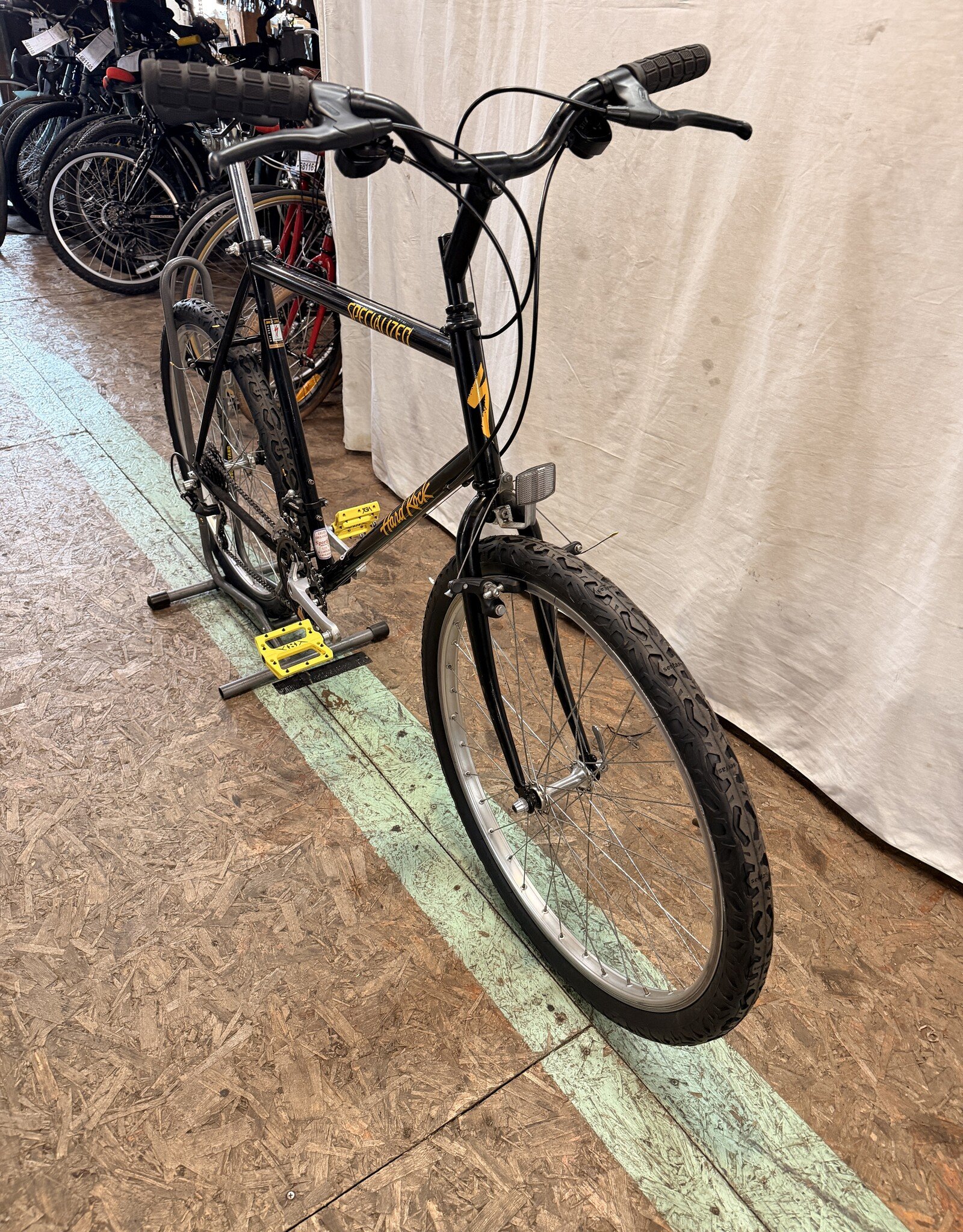 22" Specialized Hard Rock (2240) I1L