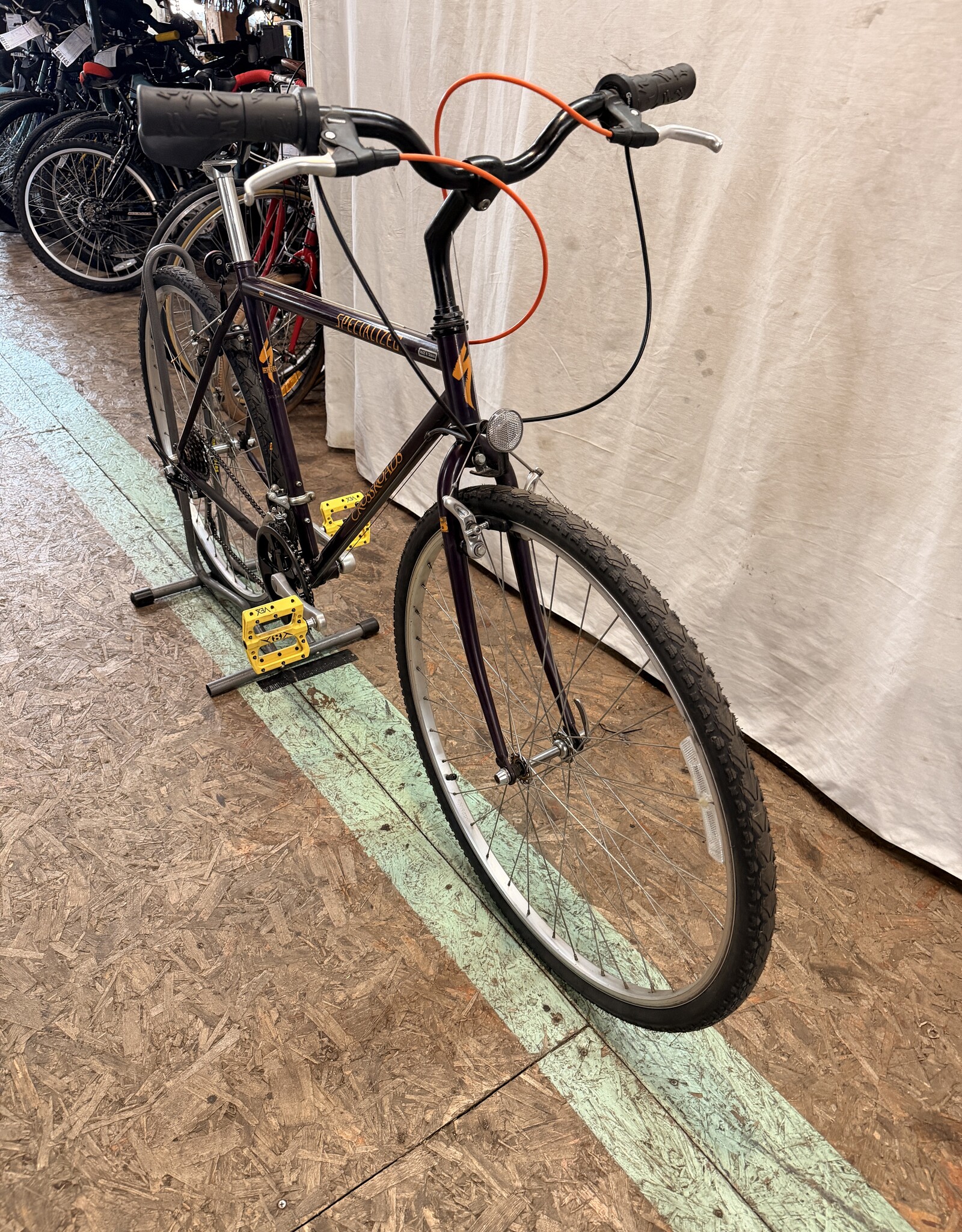 20" Specialized Crossroads (WBKK) I1L