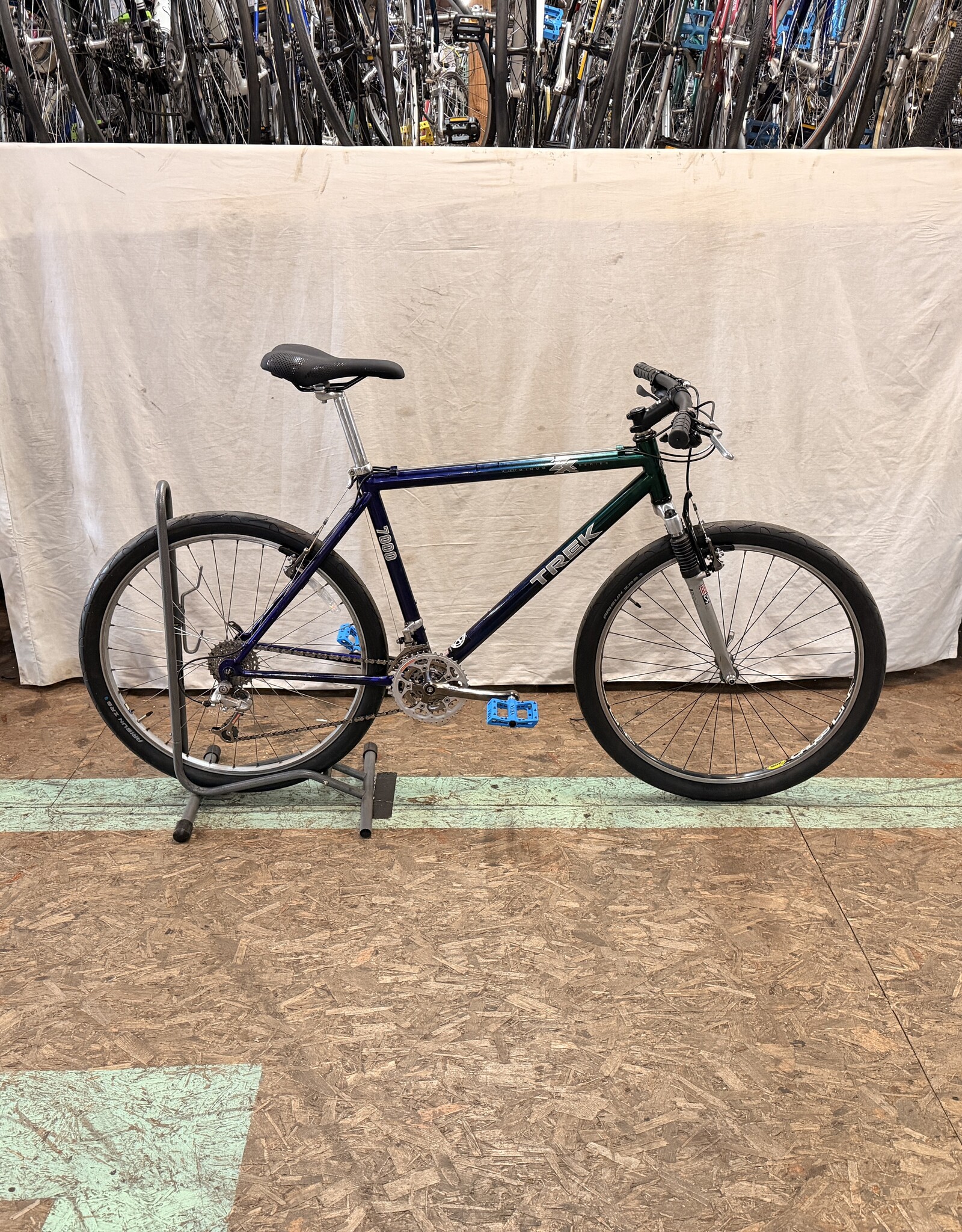 19.5" Trek 7000 (8679) I1L