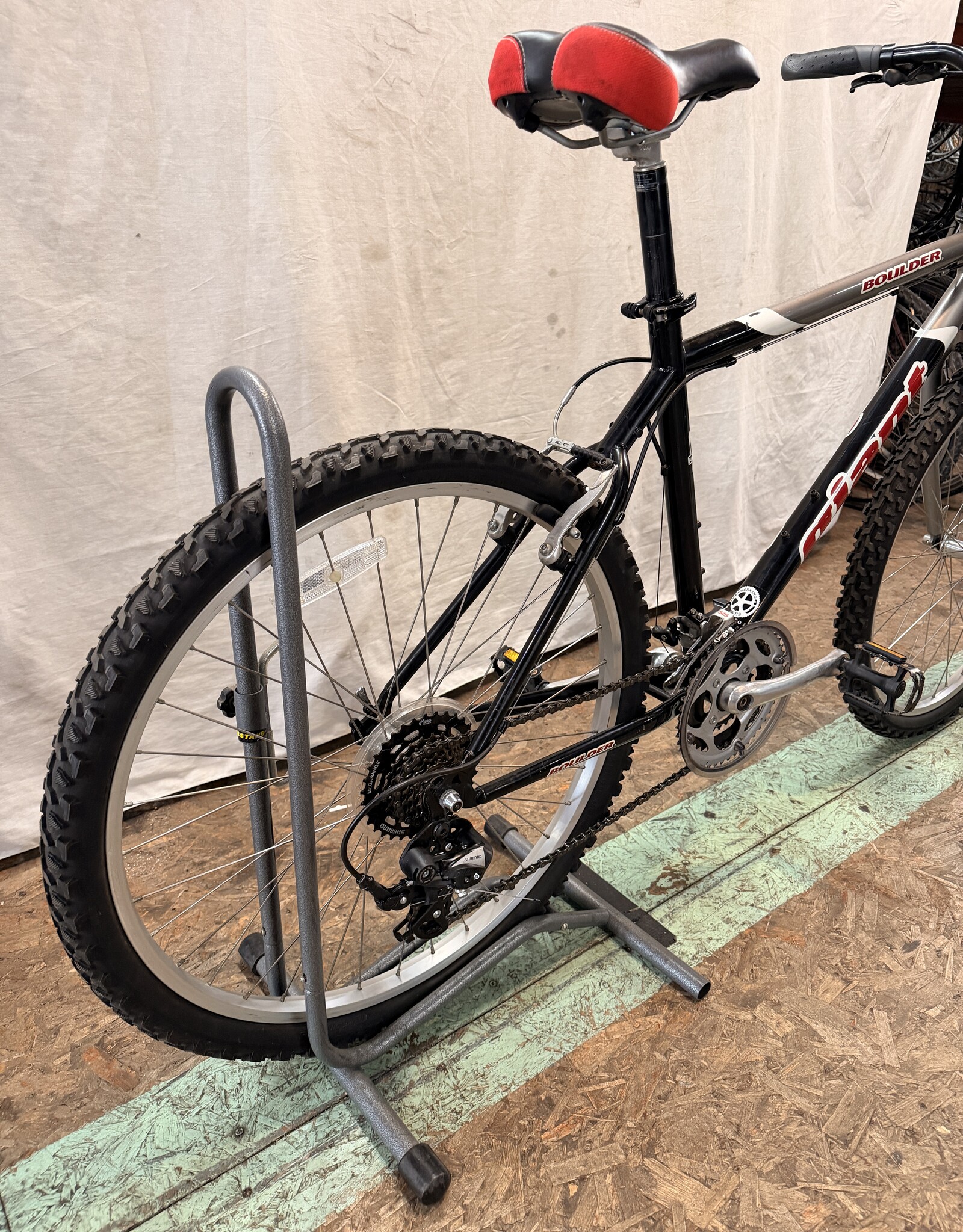 19" Giant Boulder (2152) I1L