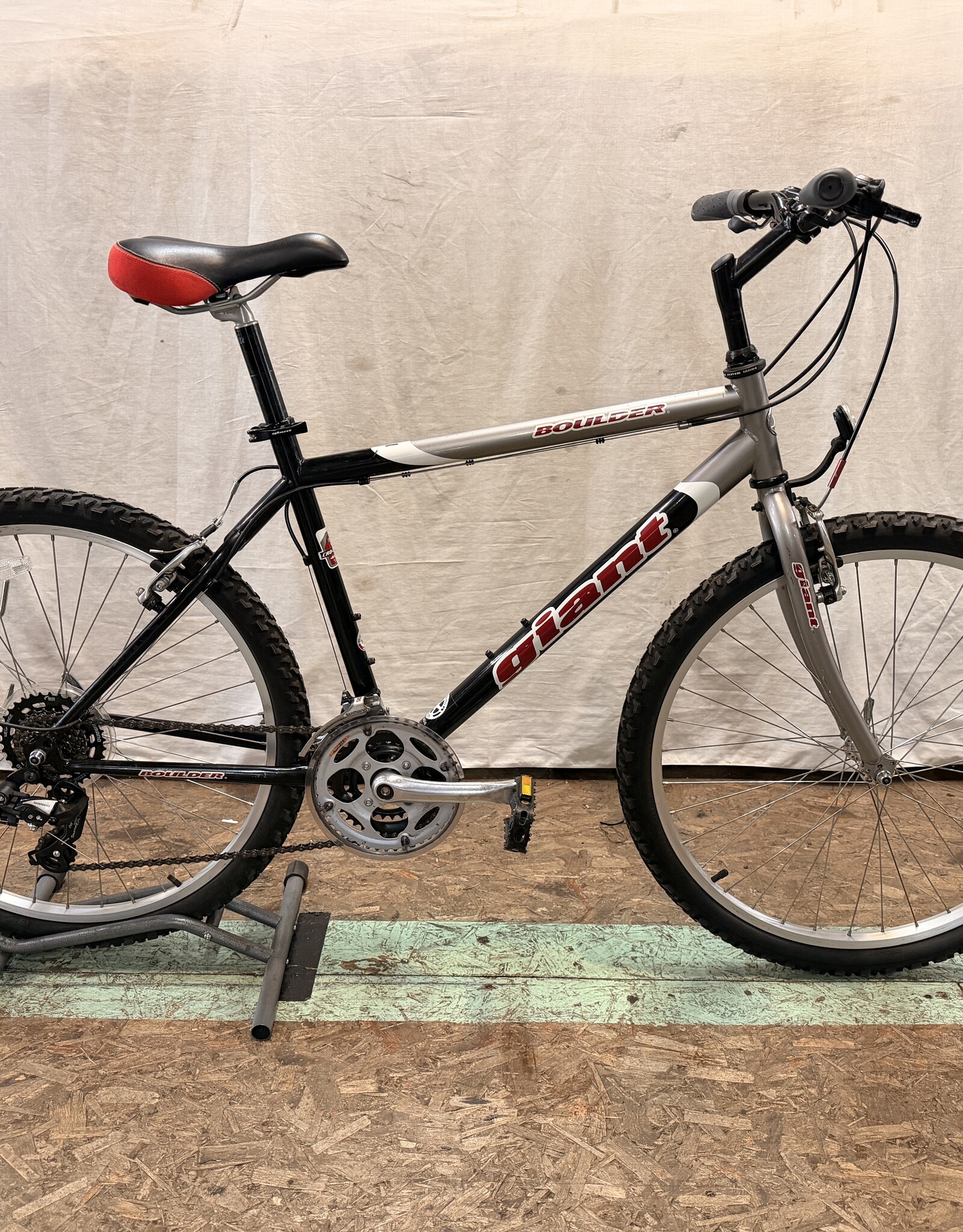 19" Giant Boulder (2152) I1L