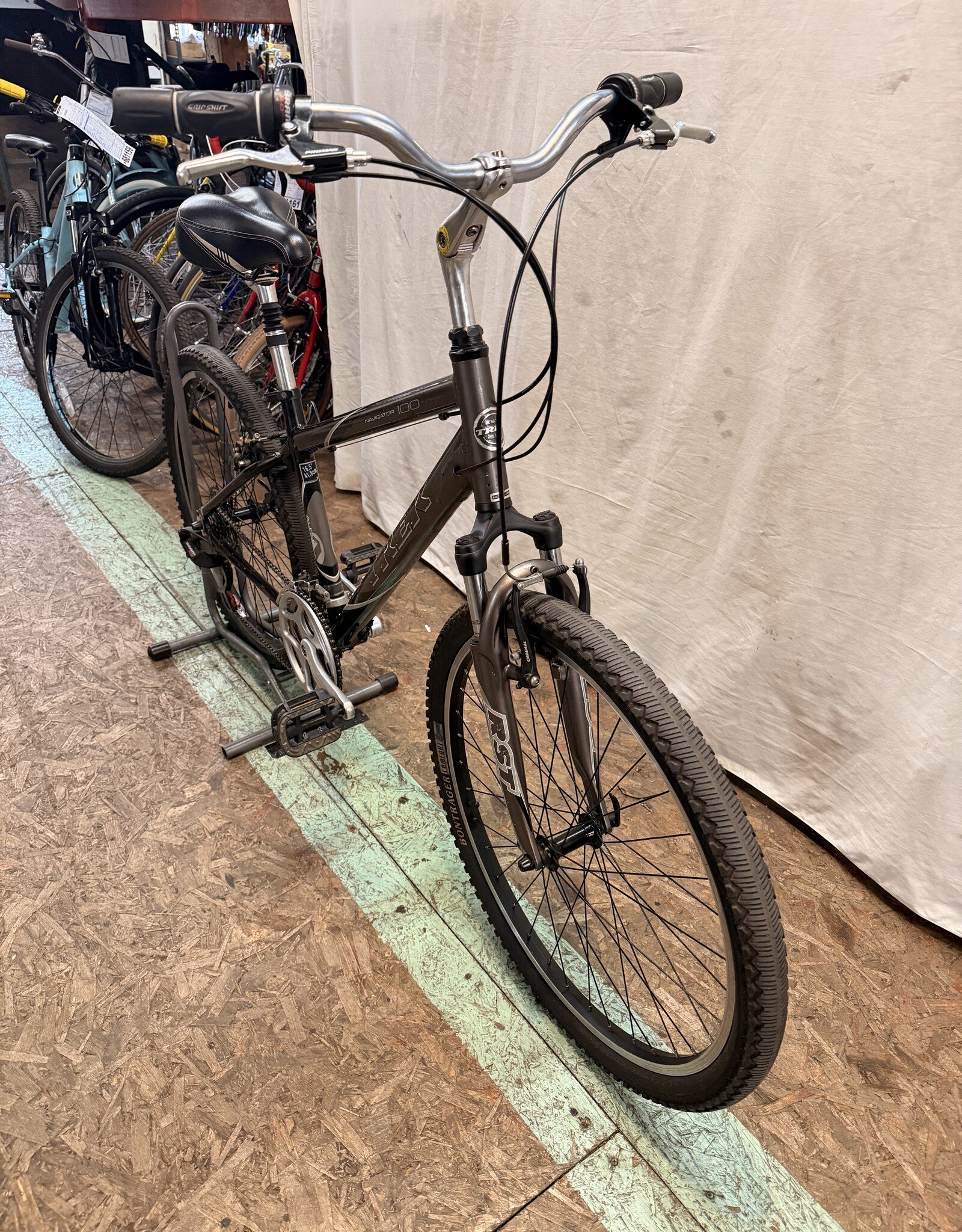 16.5" Trek Navigator 100 (420A) I2L