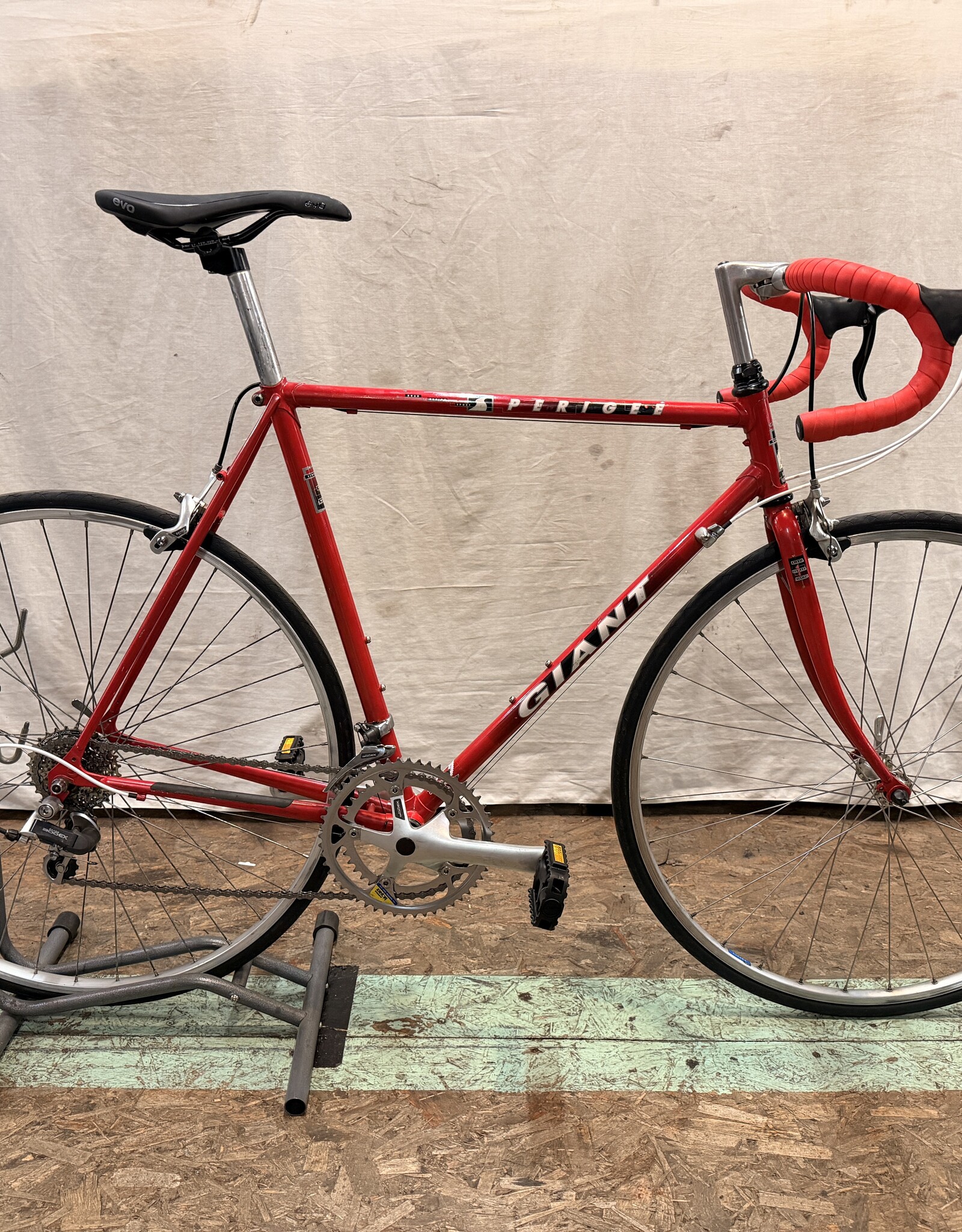 56cm Giant Perigee (7783) I2L