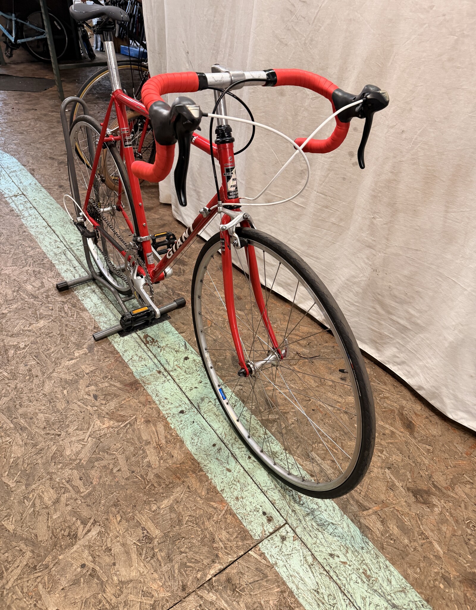 56cm Giant Perigee (7783) I2L