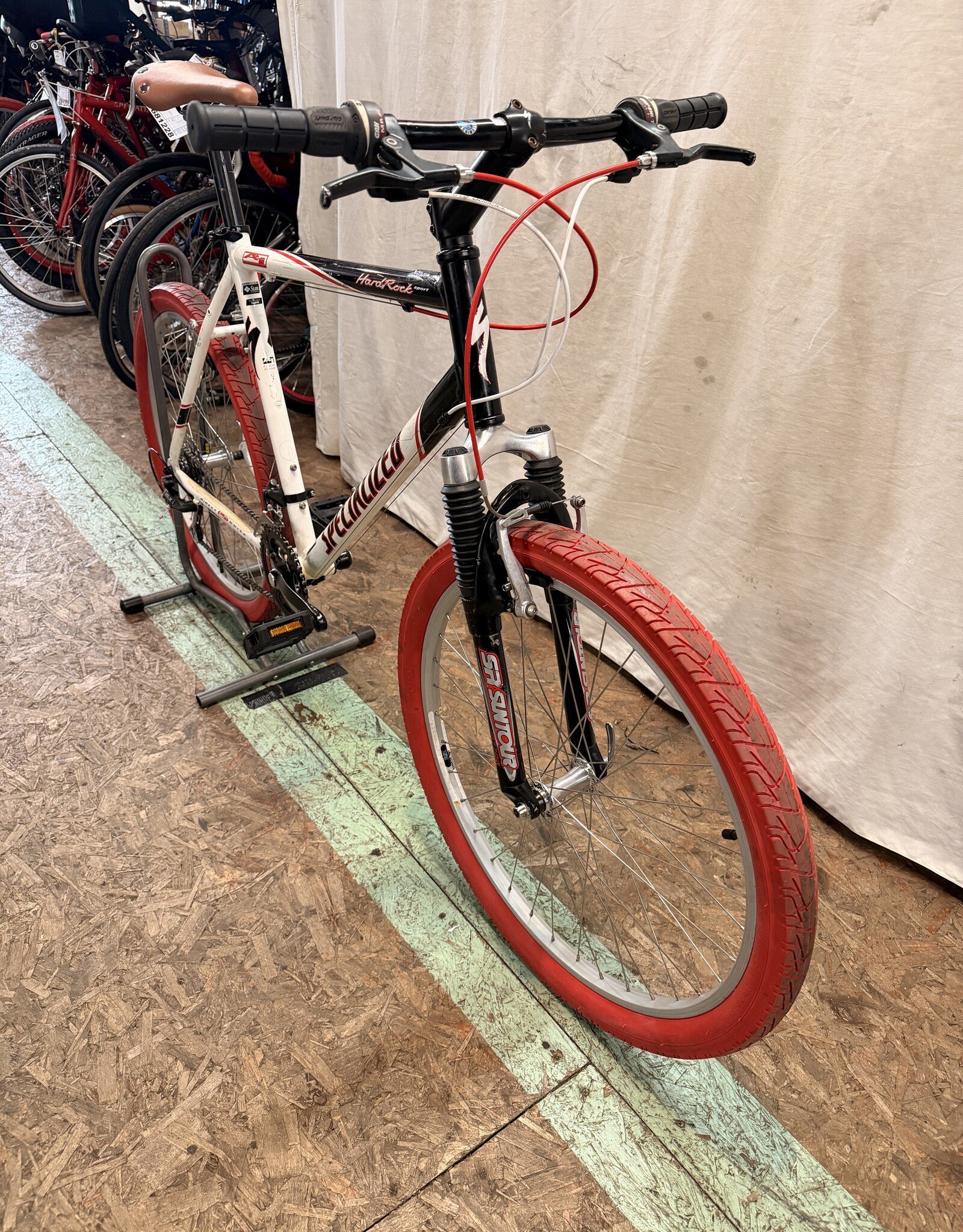 19.5" Specialized Hardrock Sport (9126) I3L