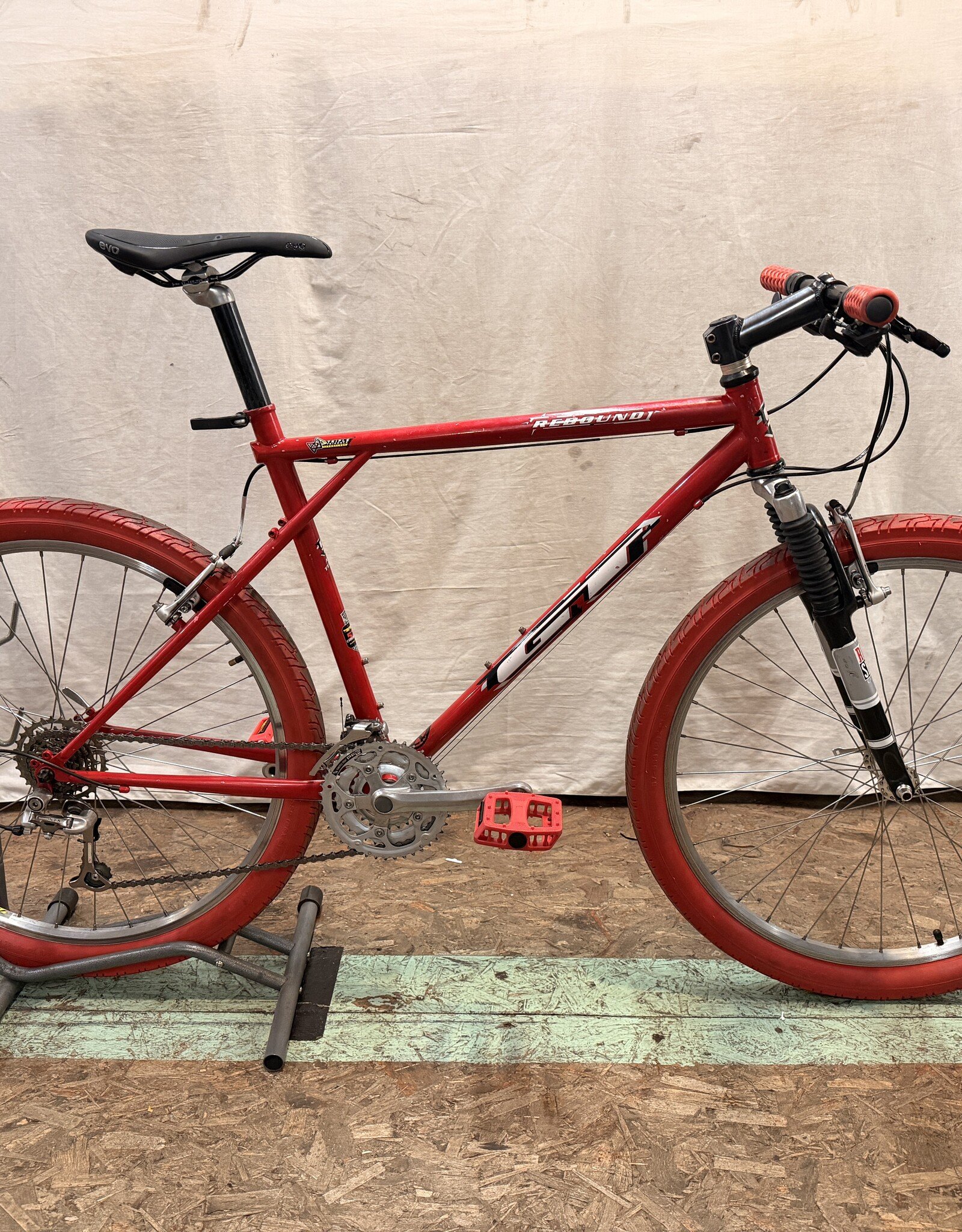 GT 18" GT Rebound (0175) I3L