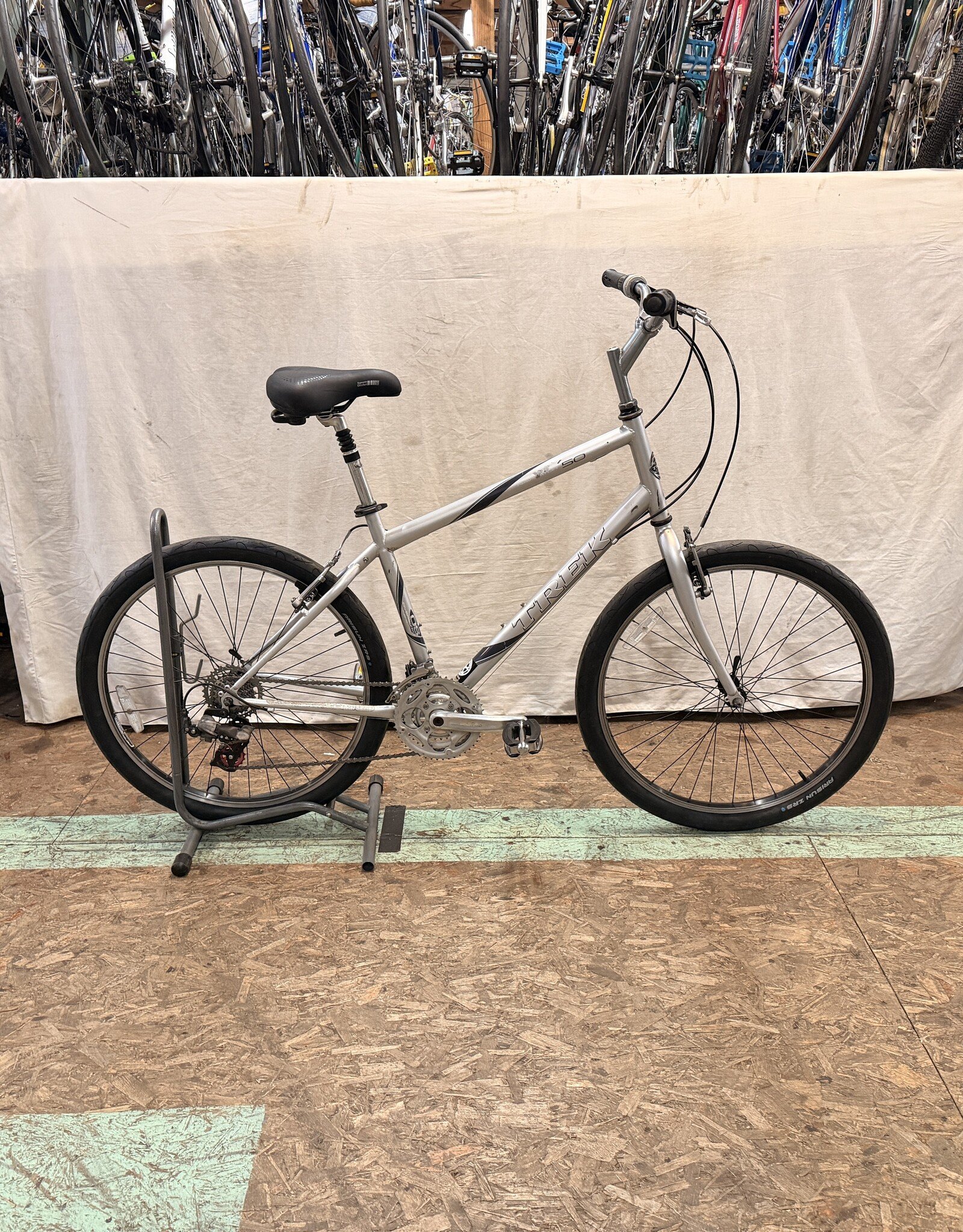 18.5" Trek Navigator 50 (0380) C5L
