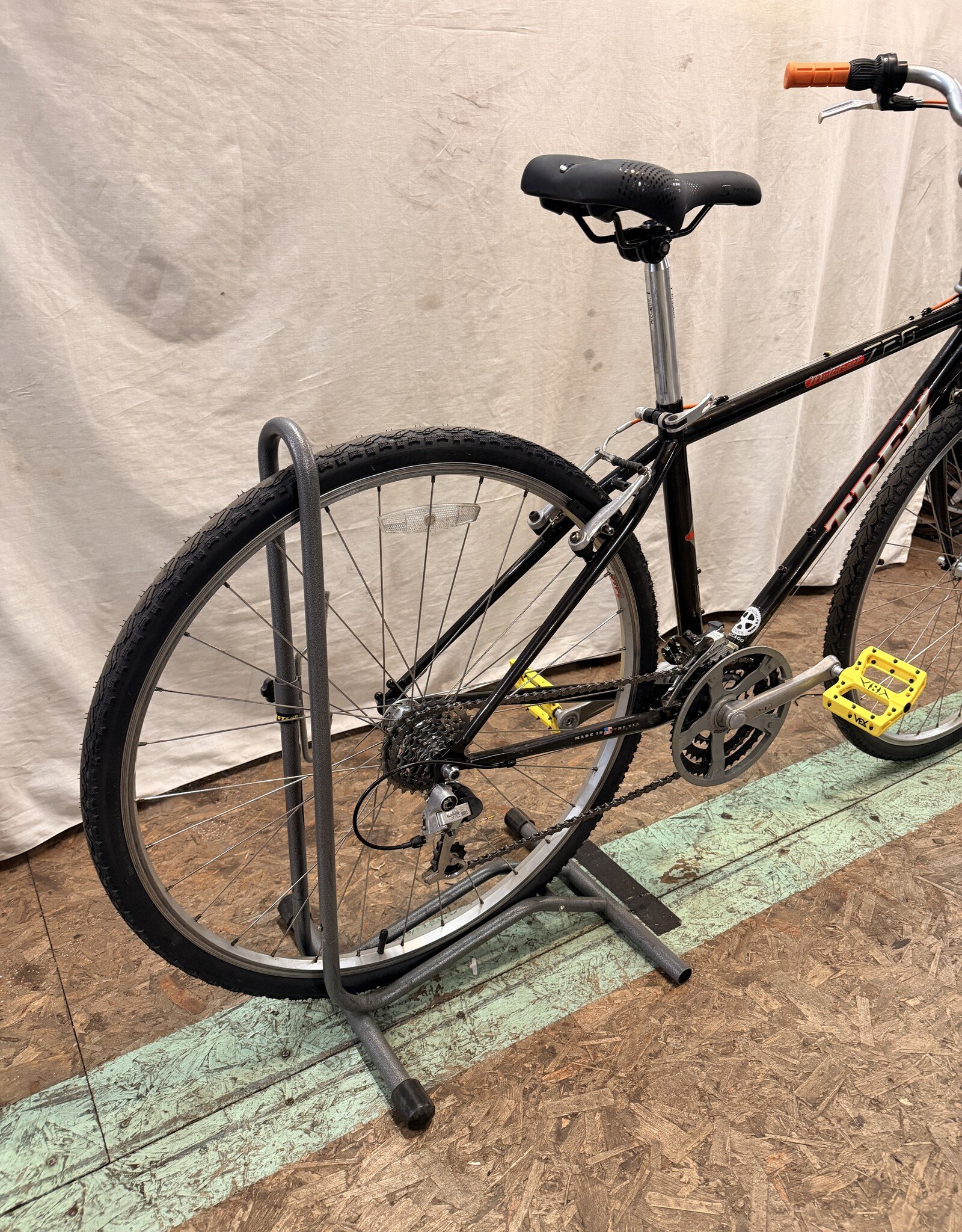 17" Trek 720 Multitrack (782R) K4U