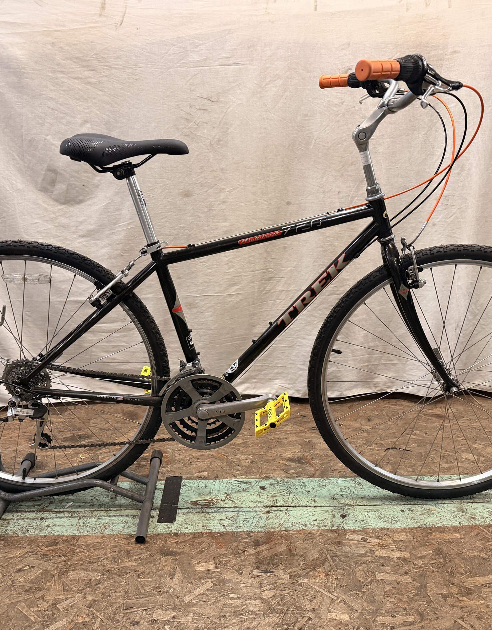 17" Trek 720 Multitrack (782R) K4U