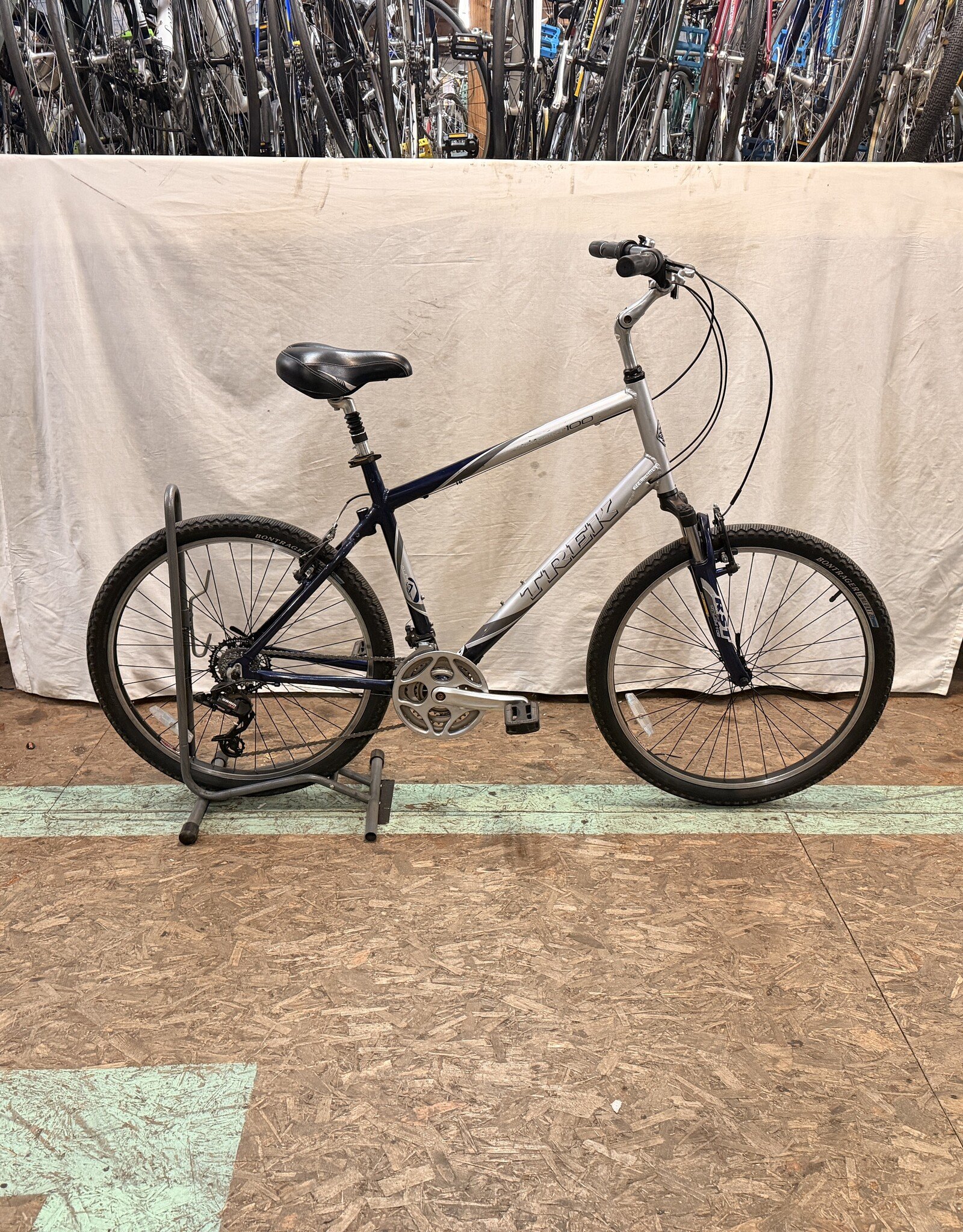 21" Trek Navigator 100 (3052) H3L