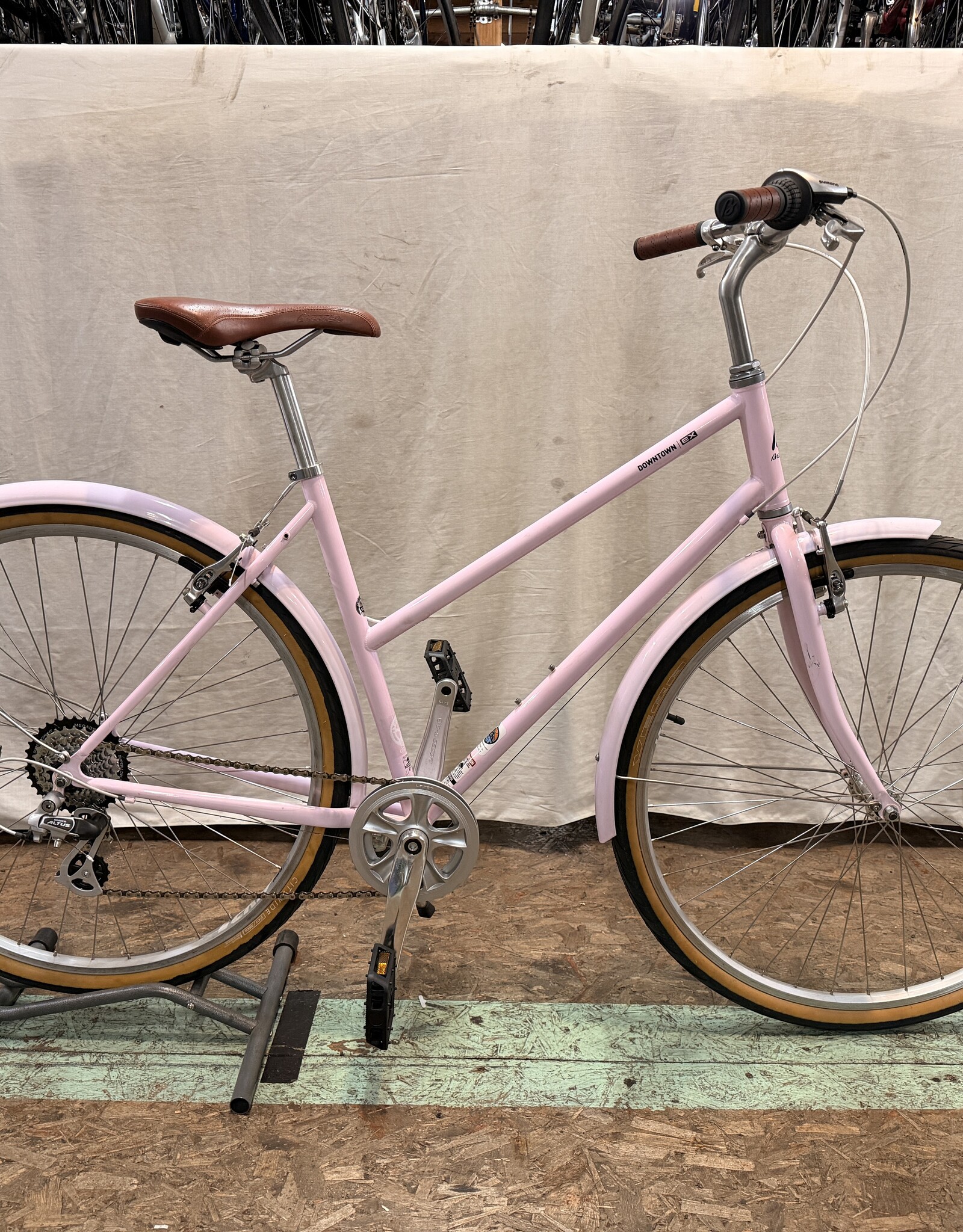 Breezer 19.5" Breezer Downtown EX (0390) C4L