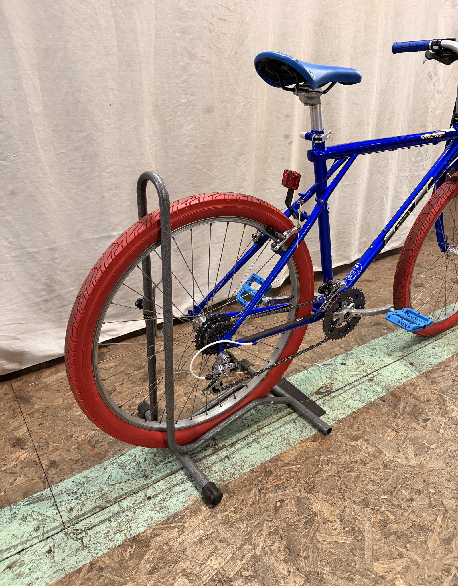 GT 18" GT Outpost (2645) H1U