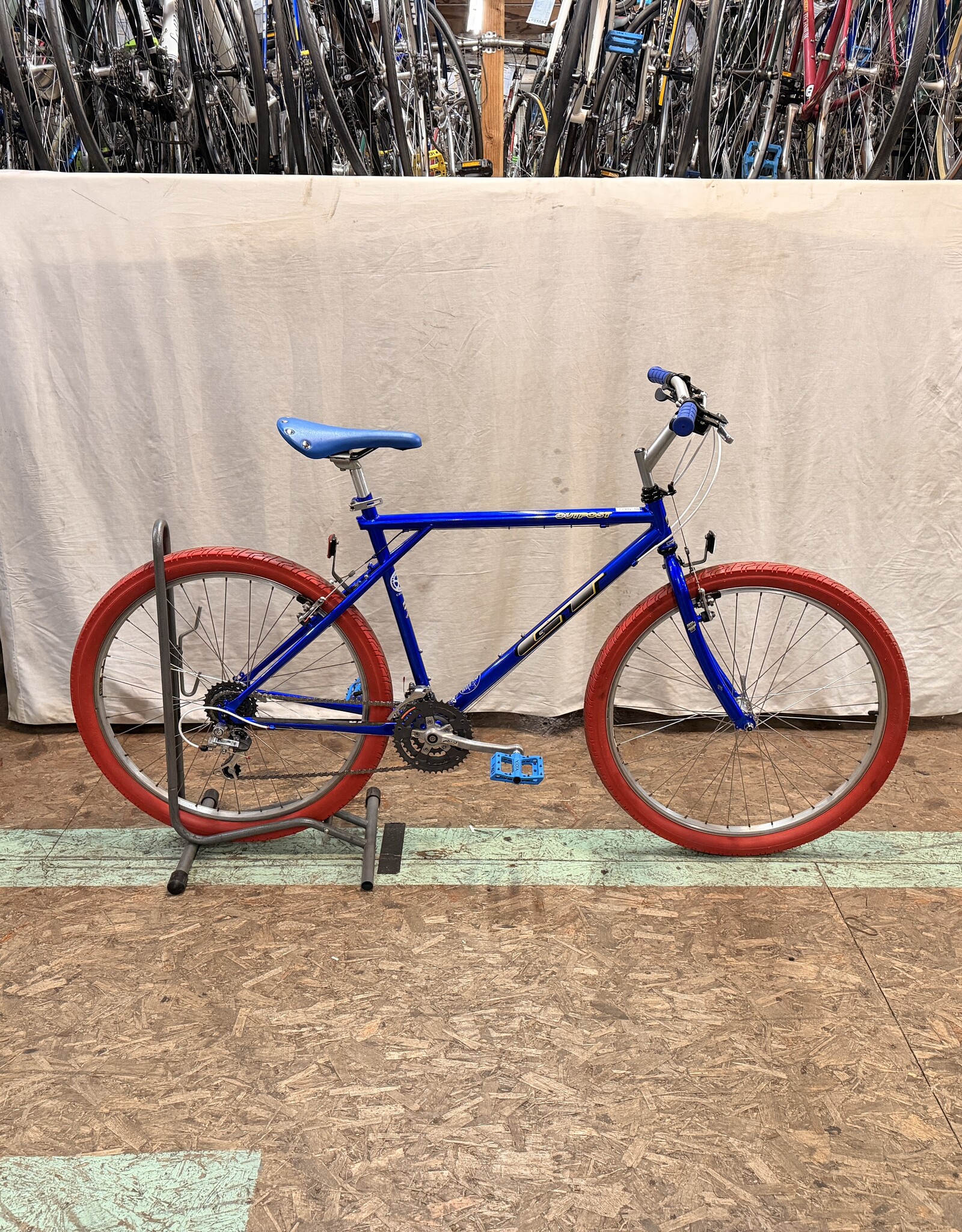 GT 18" GT Outpost (2645) H1U