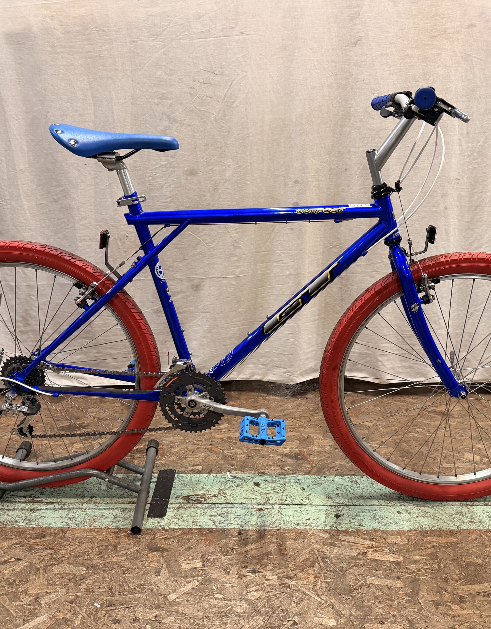 GT 18" GT Outpost (2645) H1U