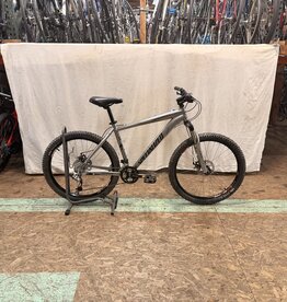 19" Specialized Hardrock Sport (8674) H2L