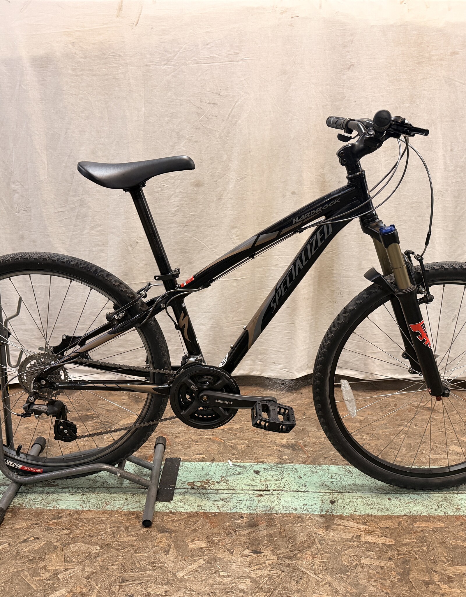 13" Specialized Hardrock (2743) I3L