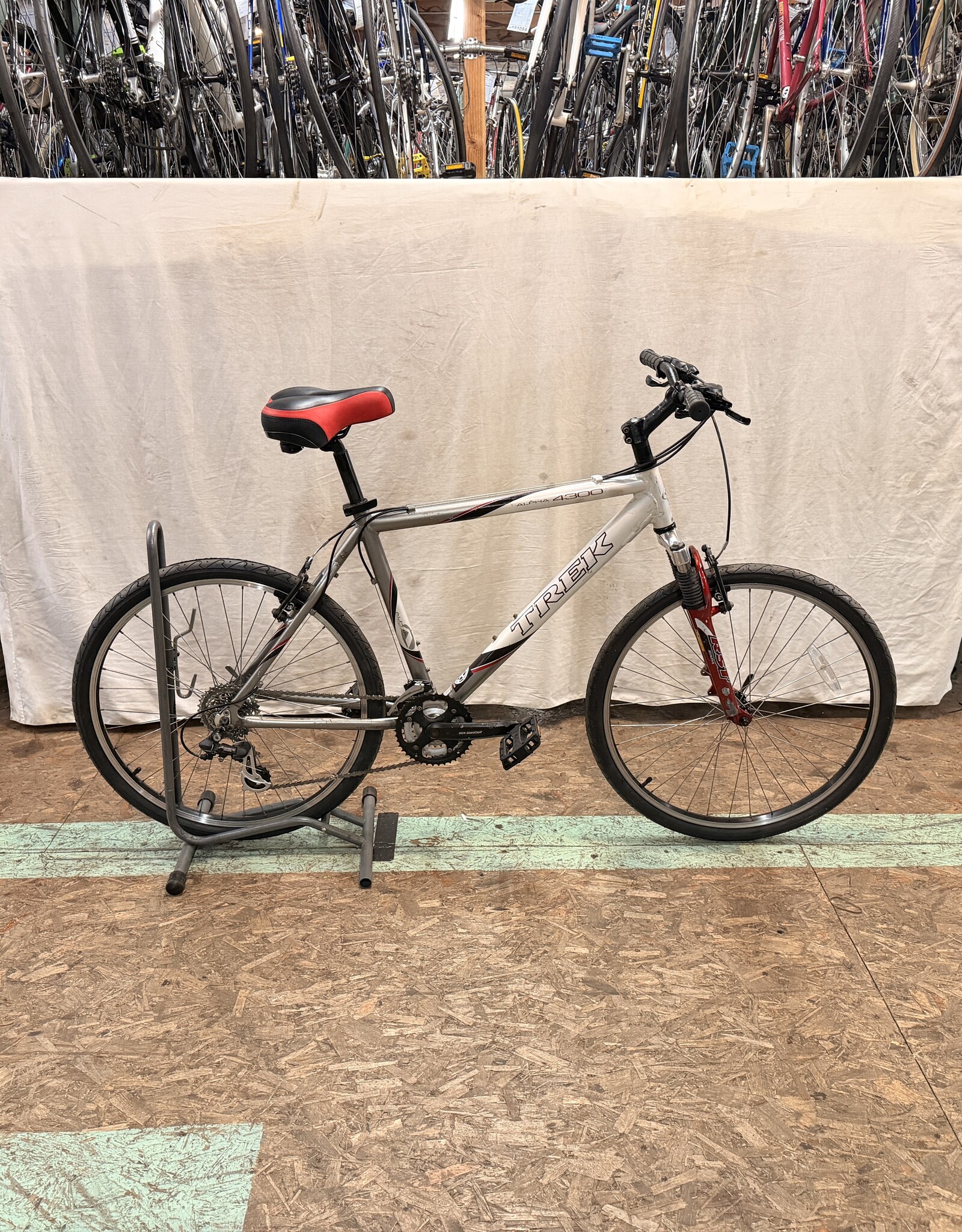 19.5" Trek 4300 (U803) I3L