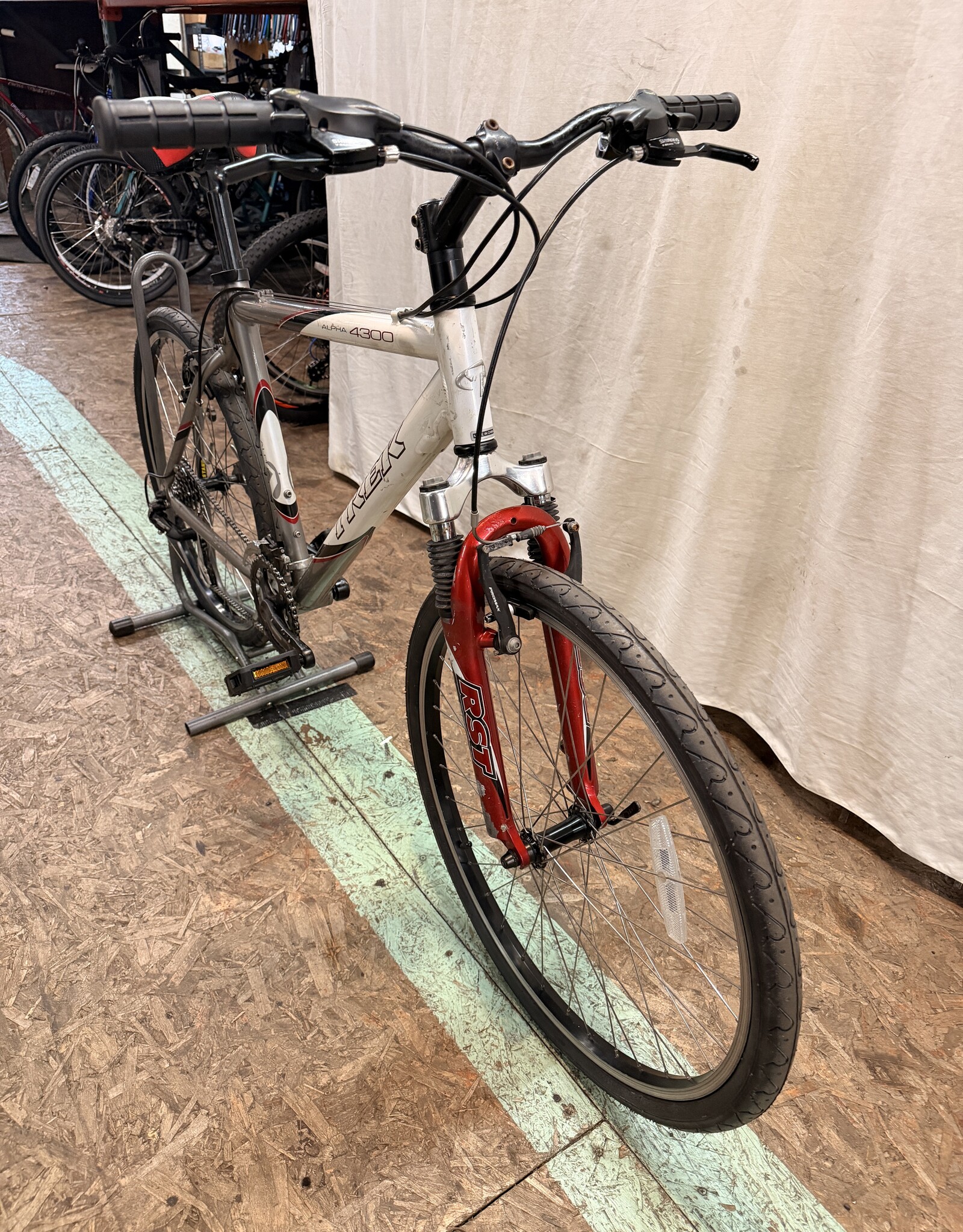 19.5" Trek 4300 (U803) I3L