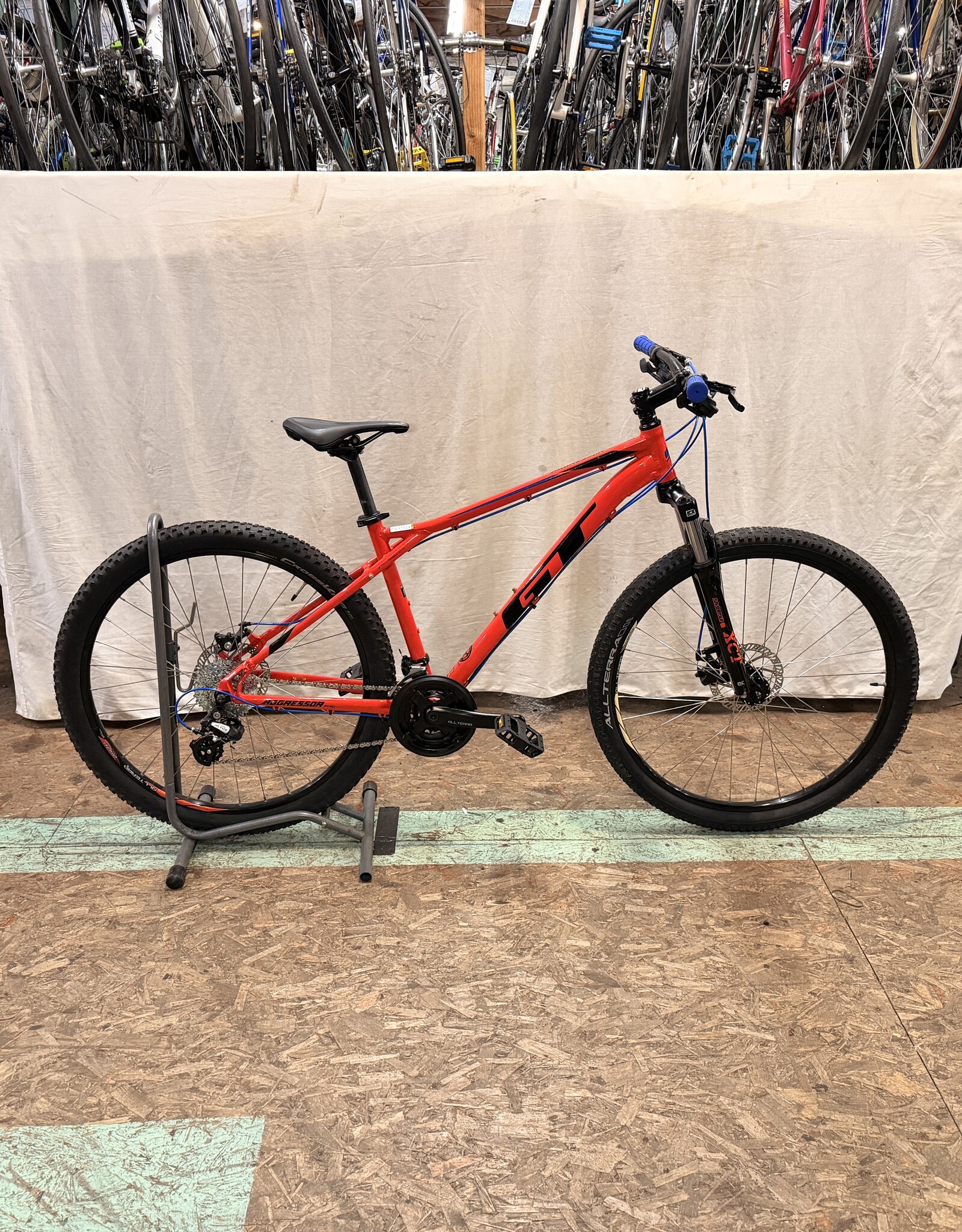 GT 17.5" GT Agressor Pro (9454) C4L