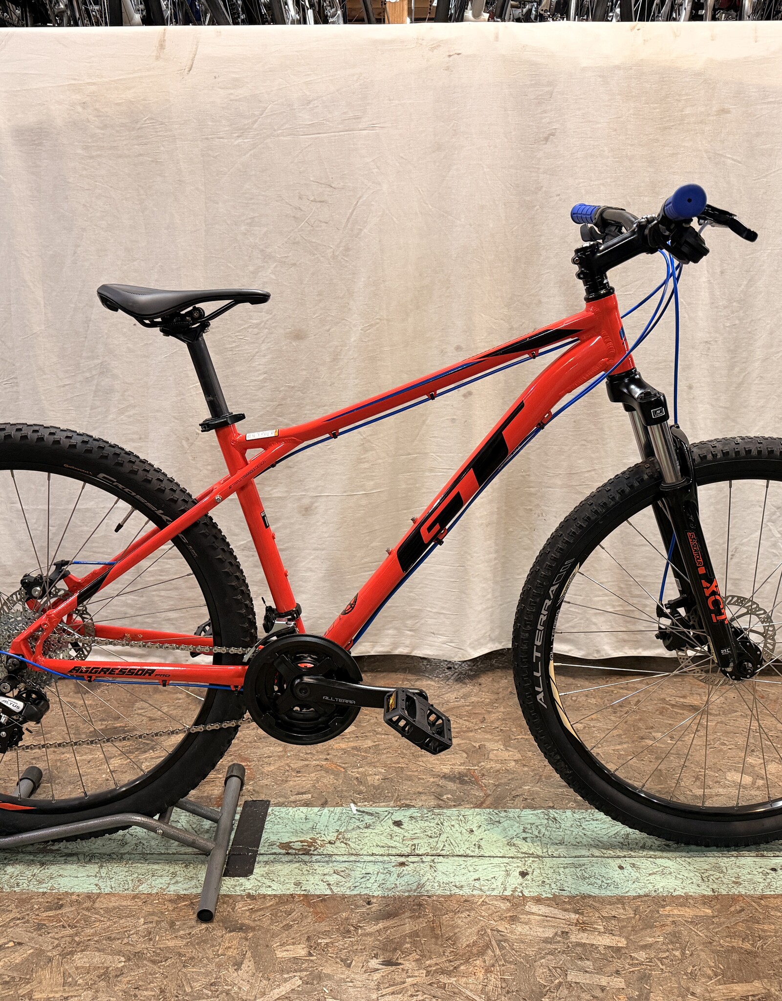 GT 17.5" GT Agressor Pro (9454) C4L