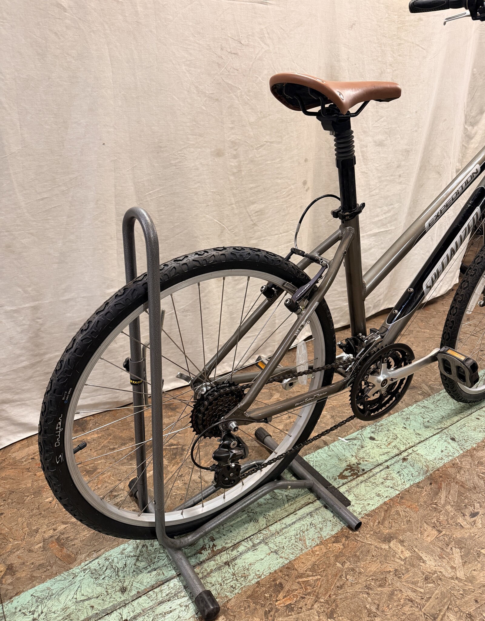 17" Specialized Expedition (4755) I4L