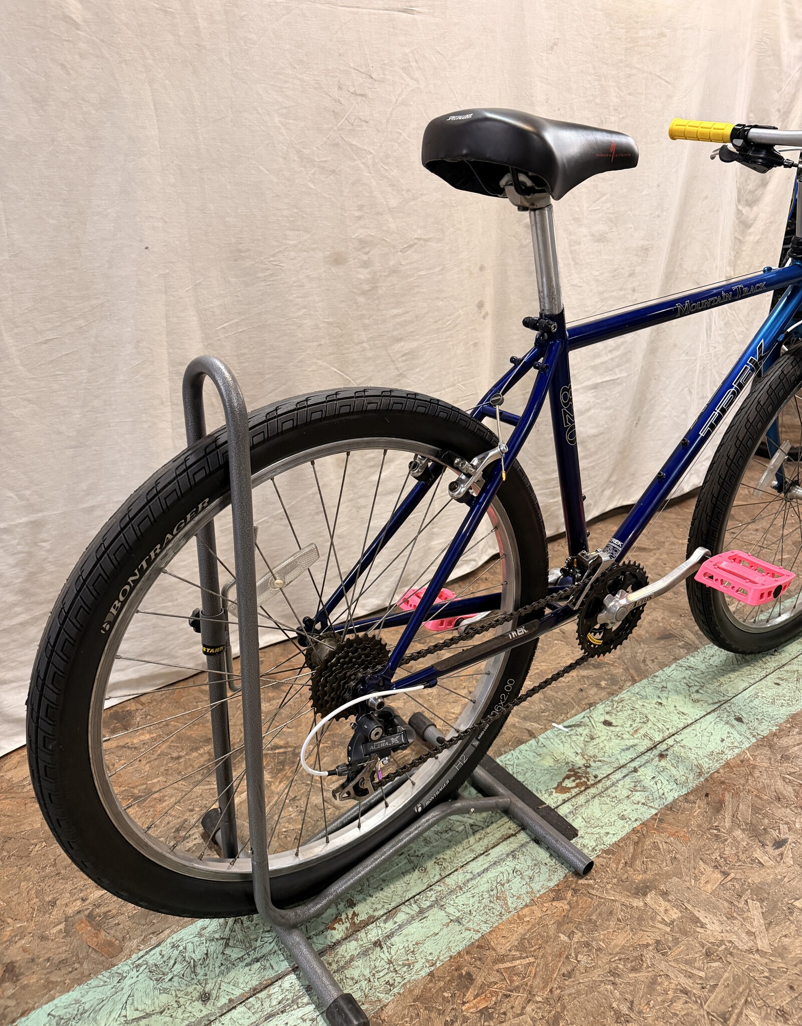 17" Trek 820 Mountain Track (9563) I4L