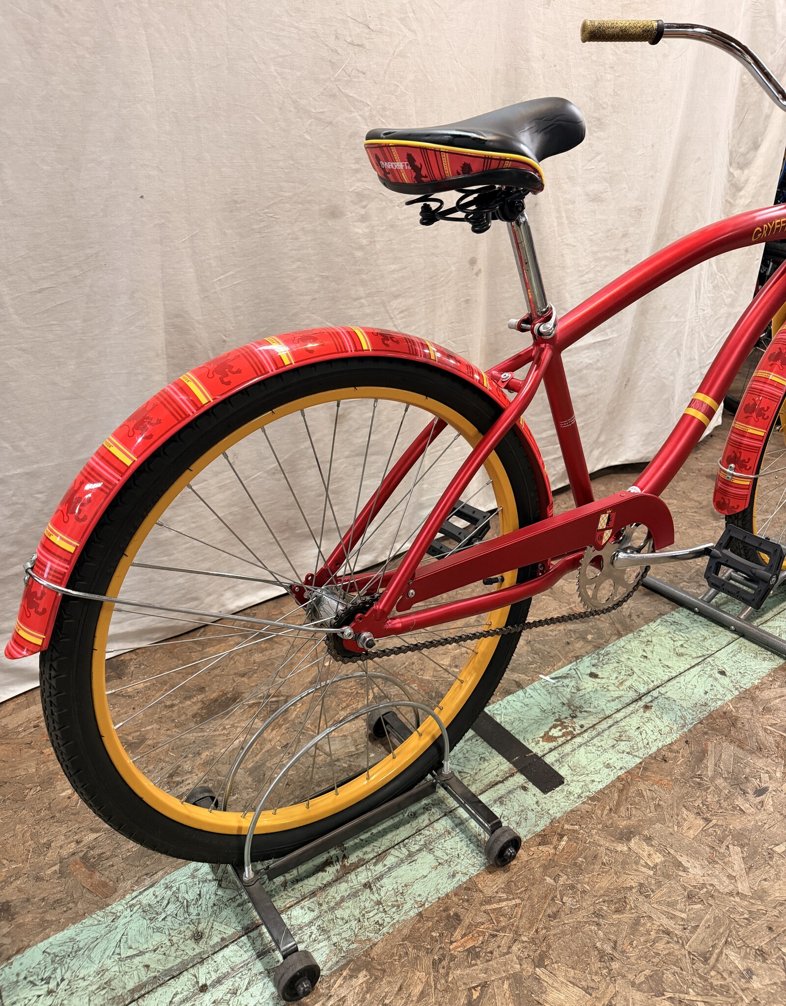 16.5" Dynacraft Gryffindor Cruiser (0100) C4L