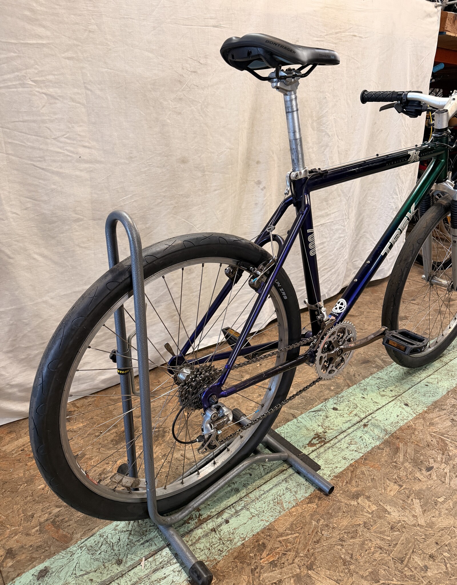 17" Trek 7000  (329N) B3L