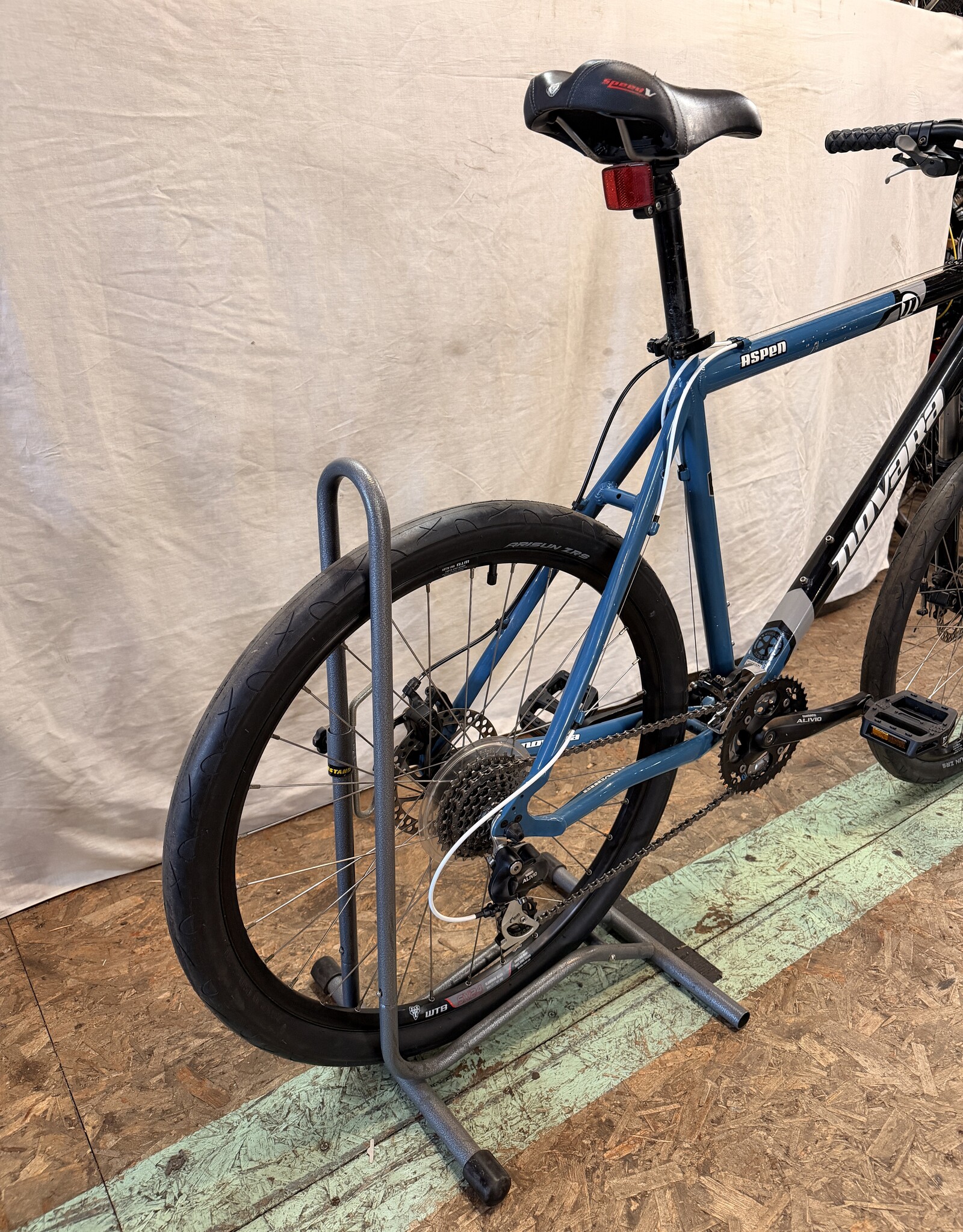 Novara 19" Novara Aspen (0416) B3L