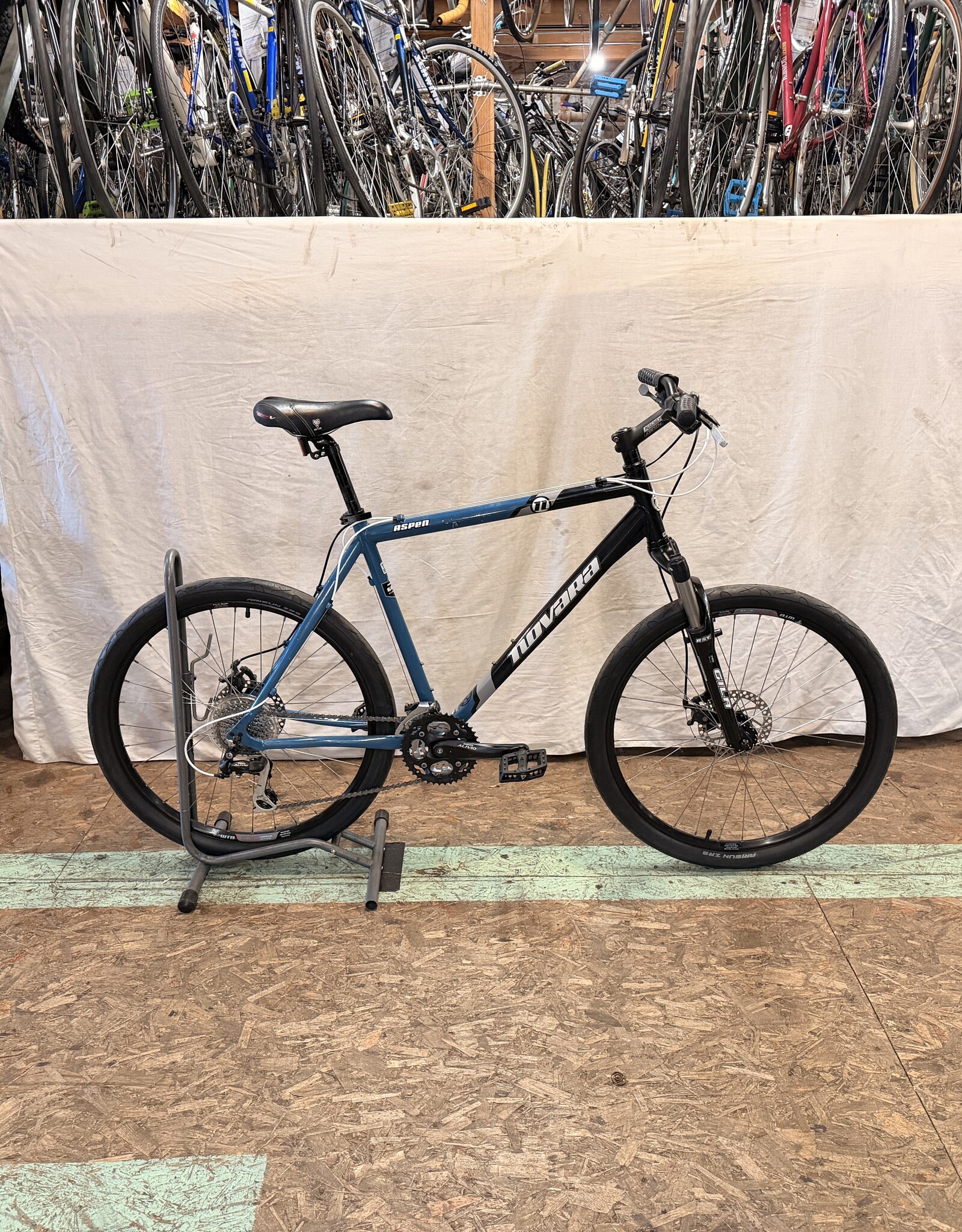 Novara 19" Novara Aspen (0416) B1U