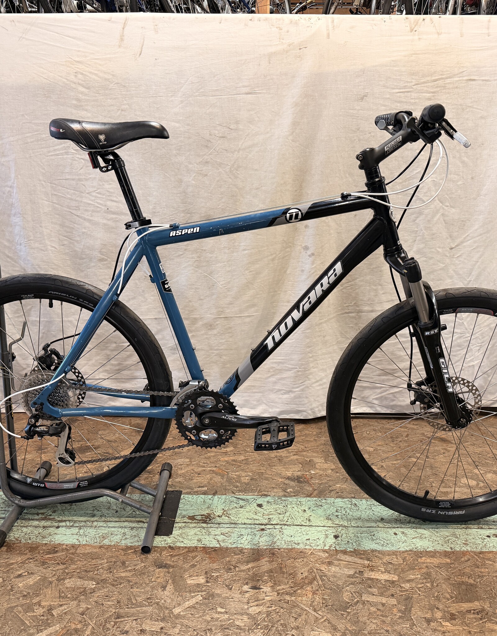 Novara 19" Novara Aspen (0416) B1U