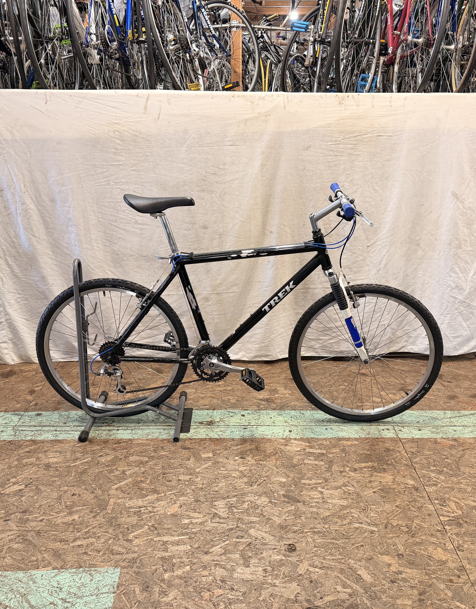 18" Trek 3500 (910M) B3L