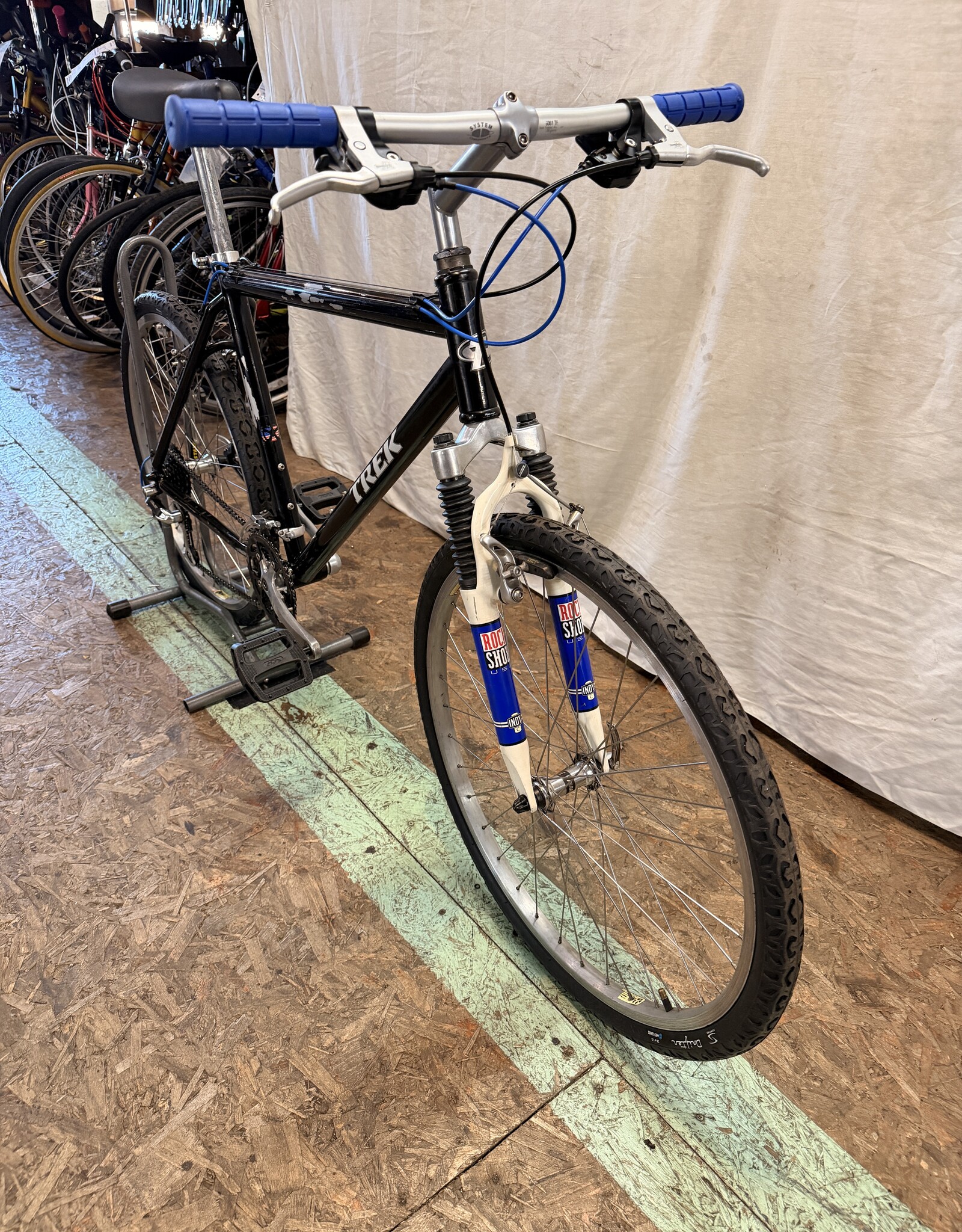 18" Trek 3500 (910M) B3L