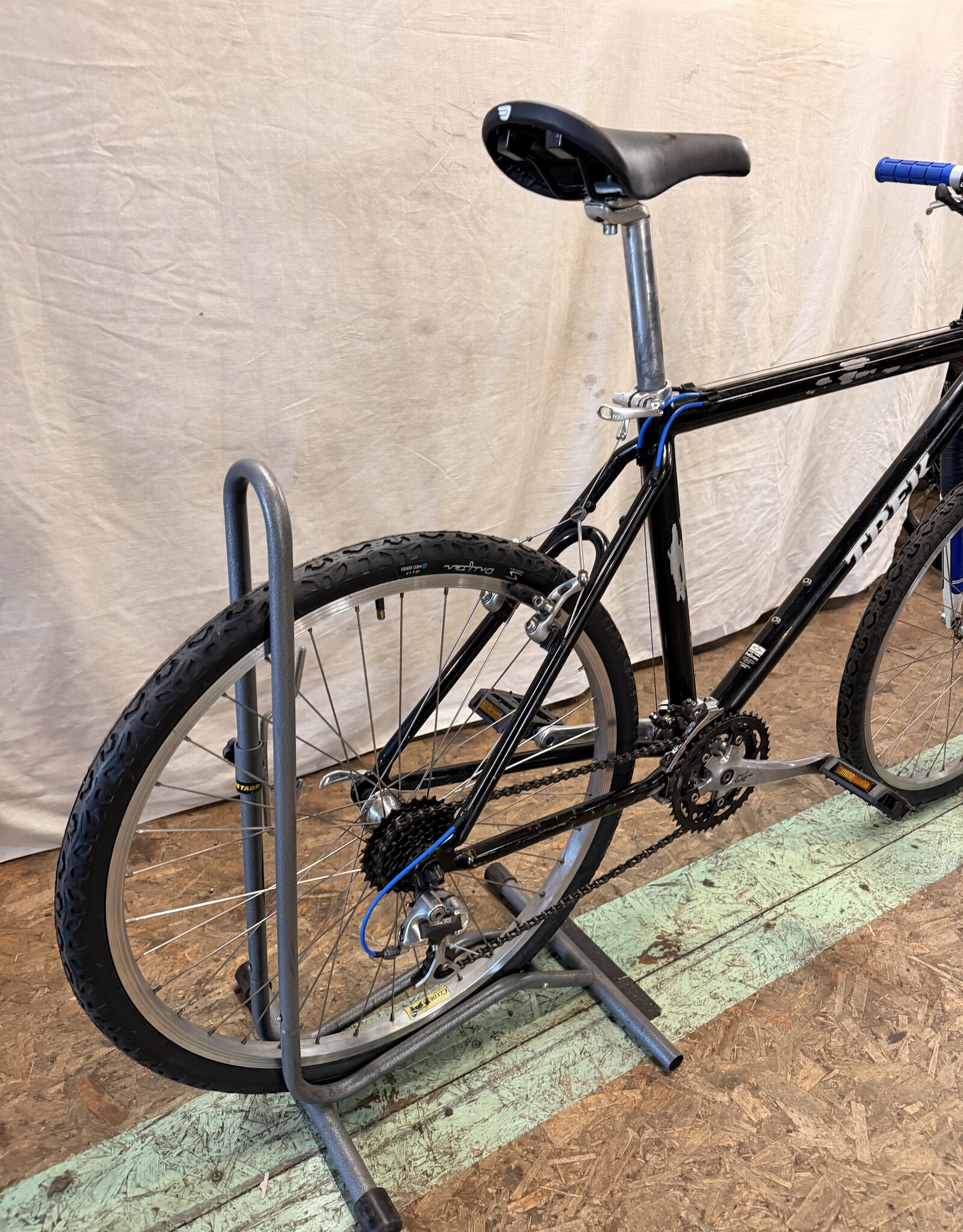 18" Trek 3500 (910M) B3L