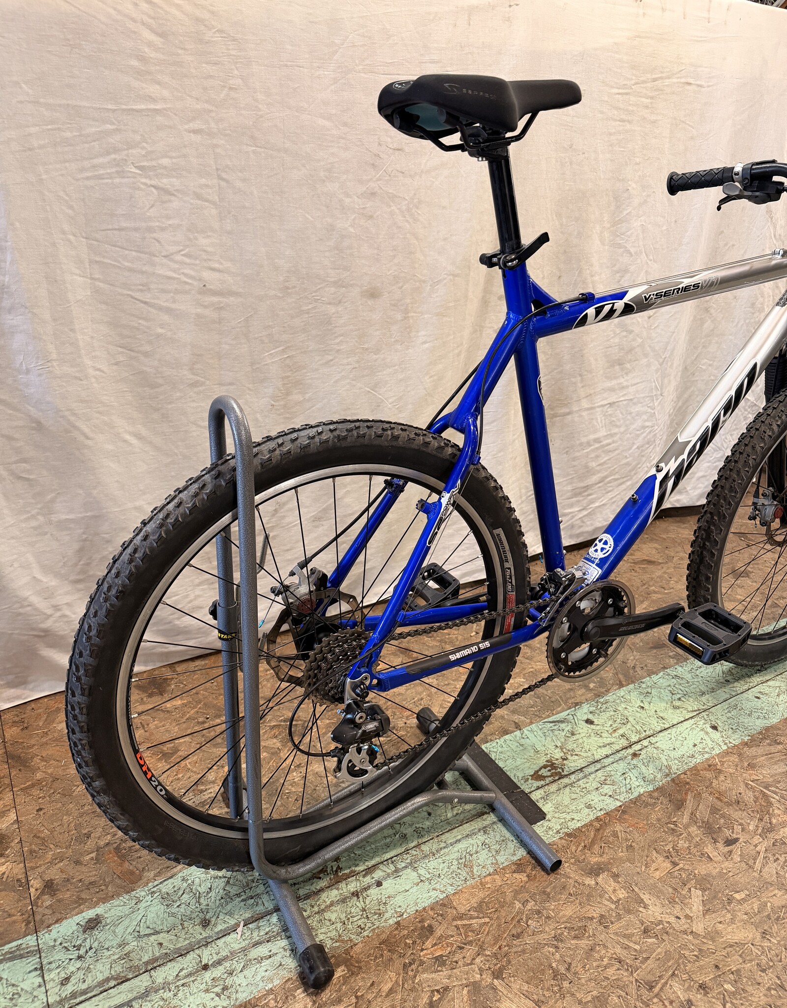 Haro 23" Haro V'Series V1 (1484) B3L