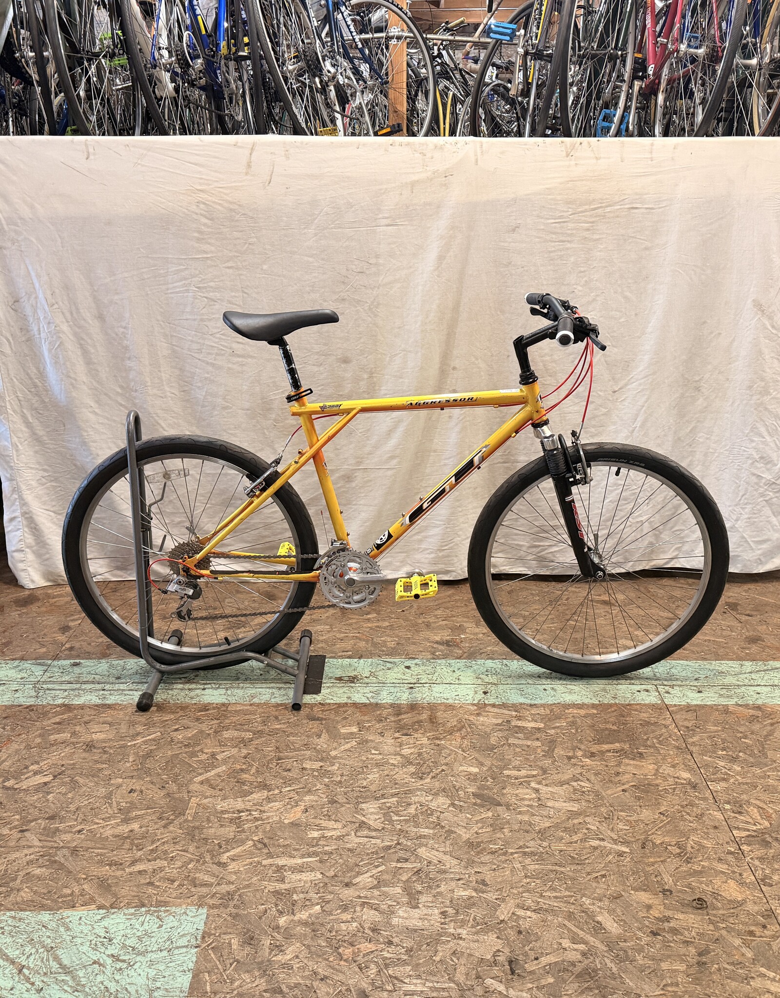 GT 20" GT Aggressor (9430) B3L