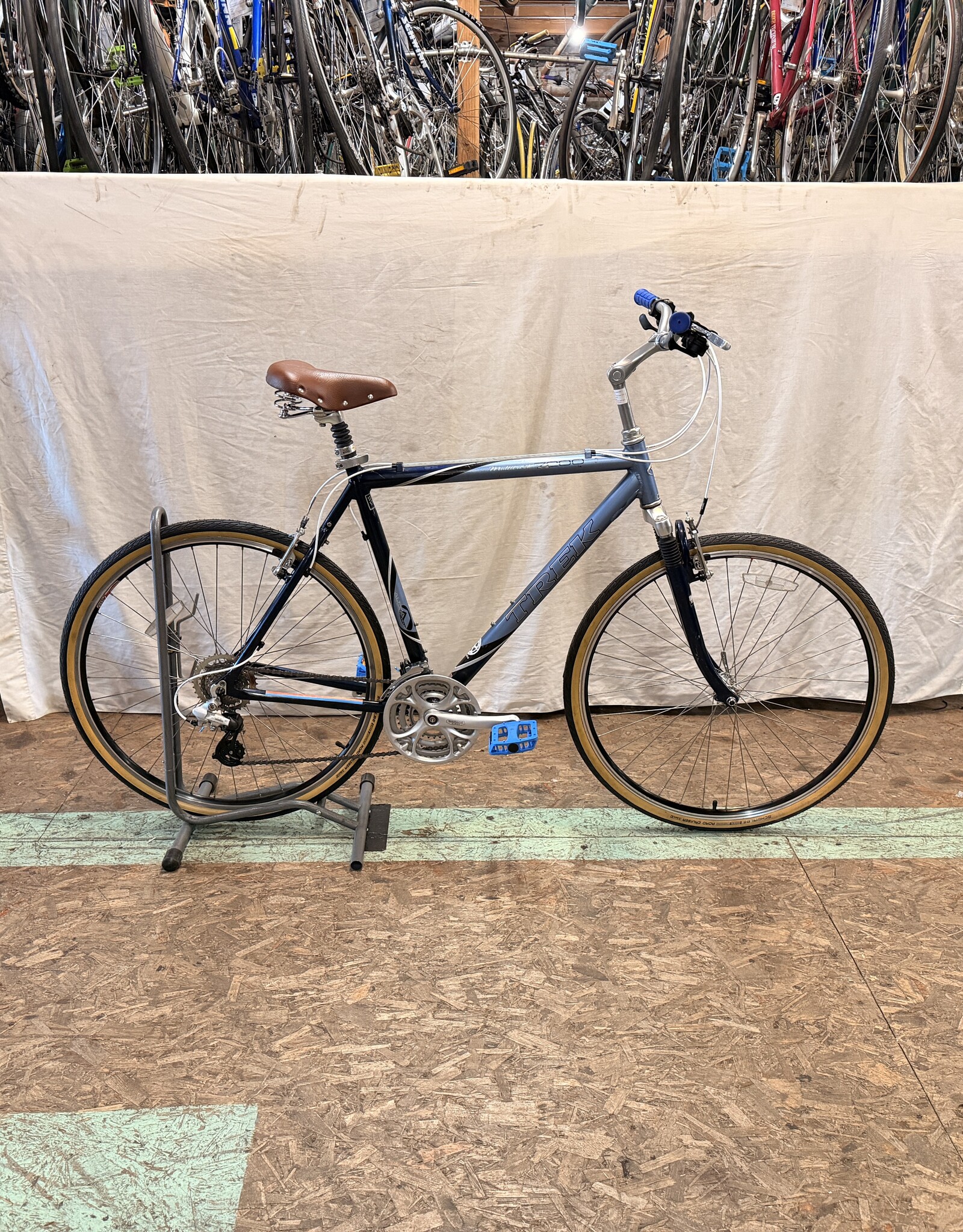 22.5" Trek 7200 Multitrack (8216) B4L