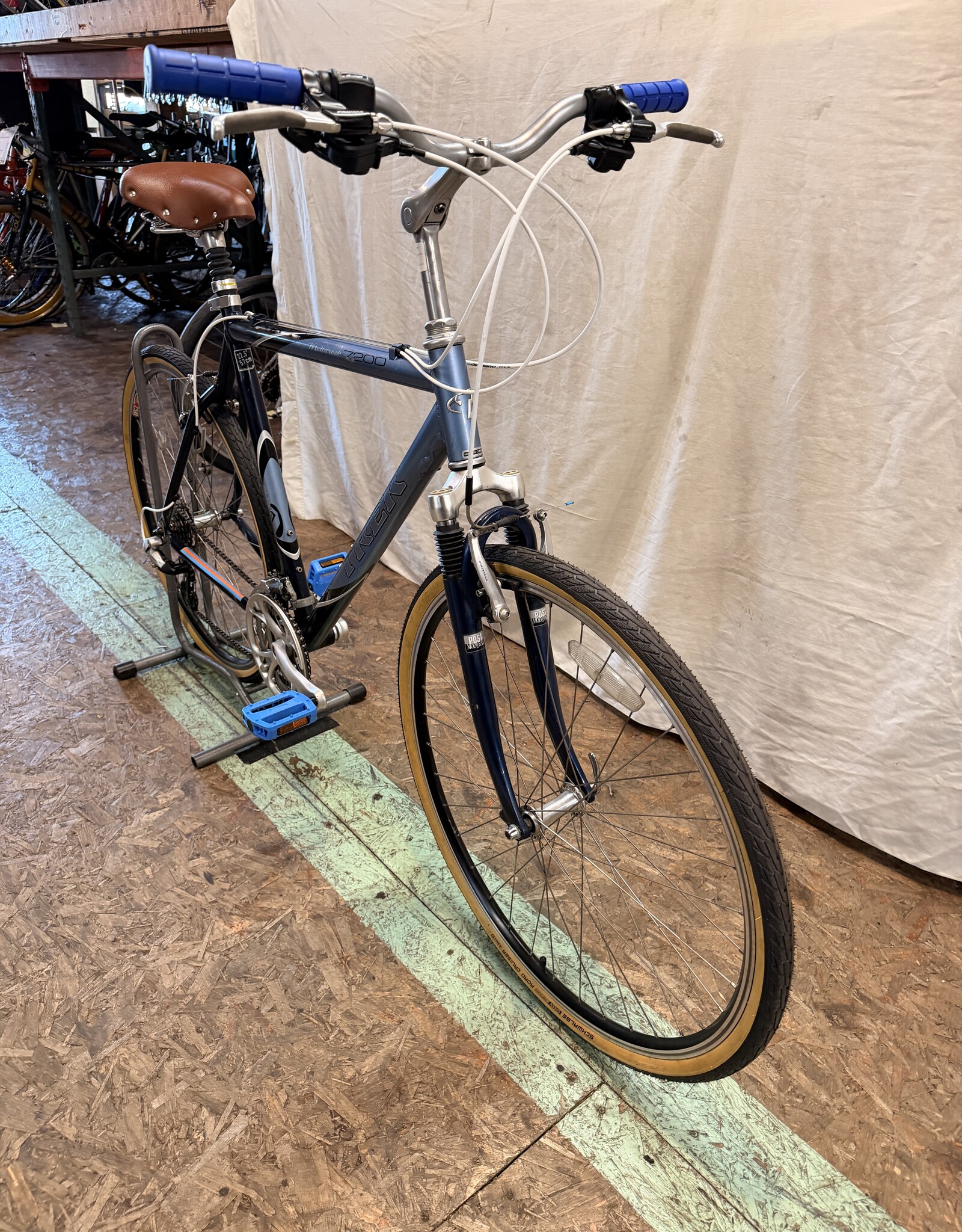 22.5" Trek 7200 Multitrack (8216) B4L