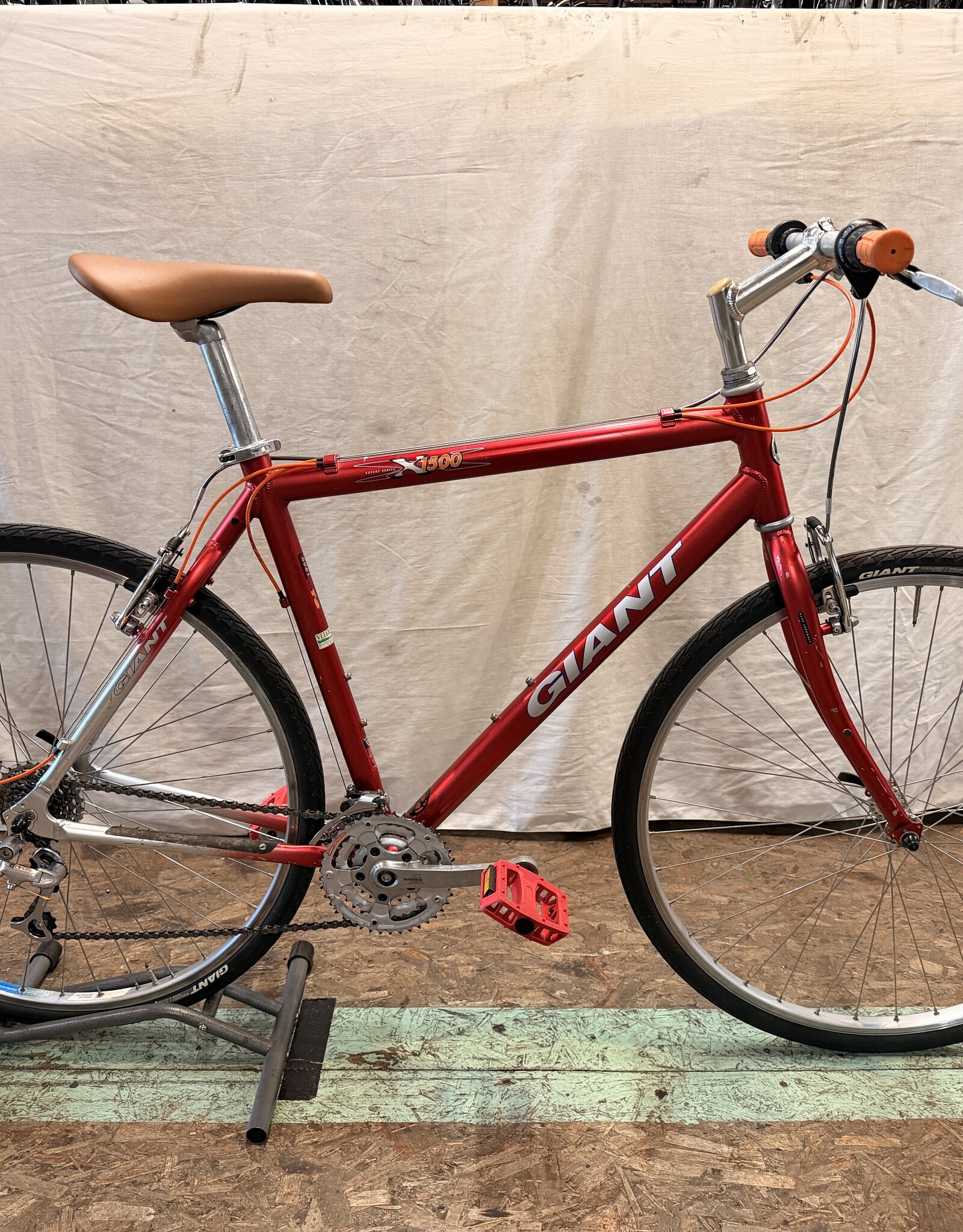 21.5" Giant X1500 (3404) B4L