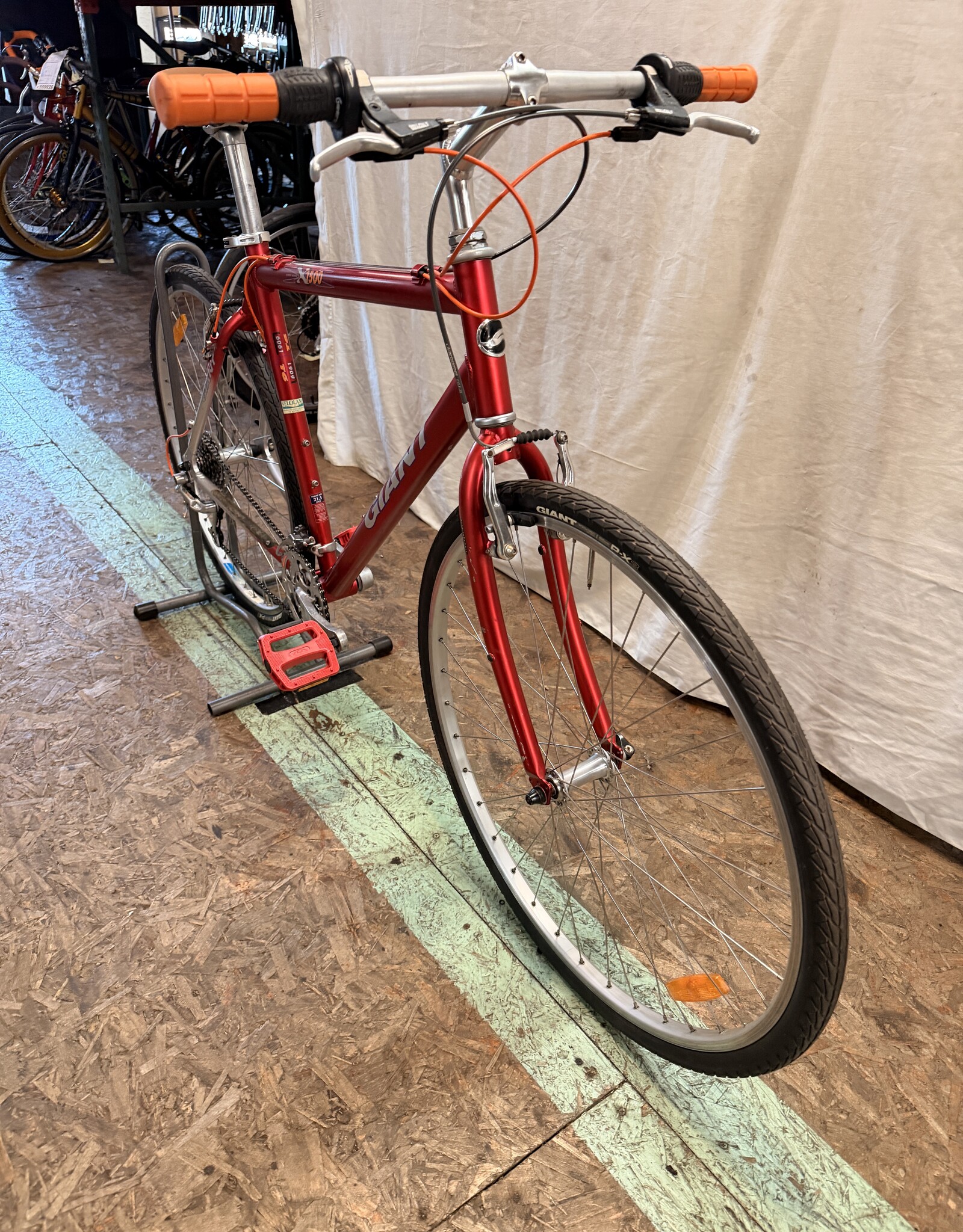 21.5" Giant X1500 (3404) B4L