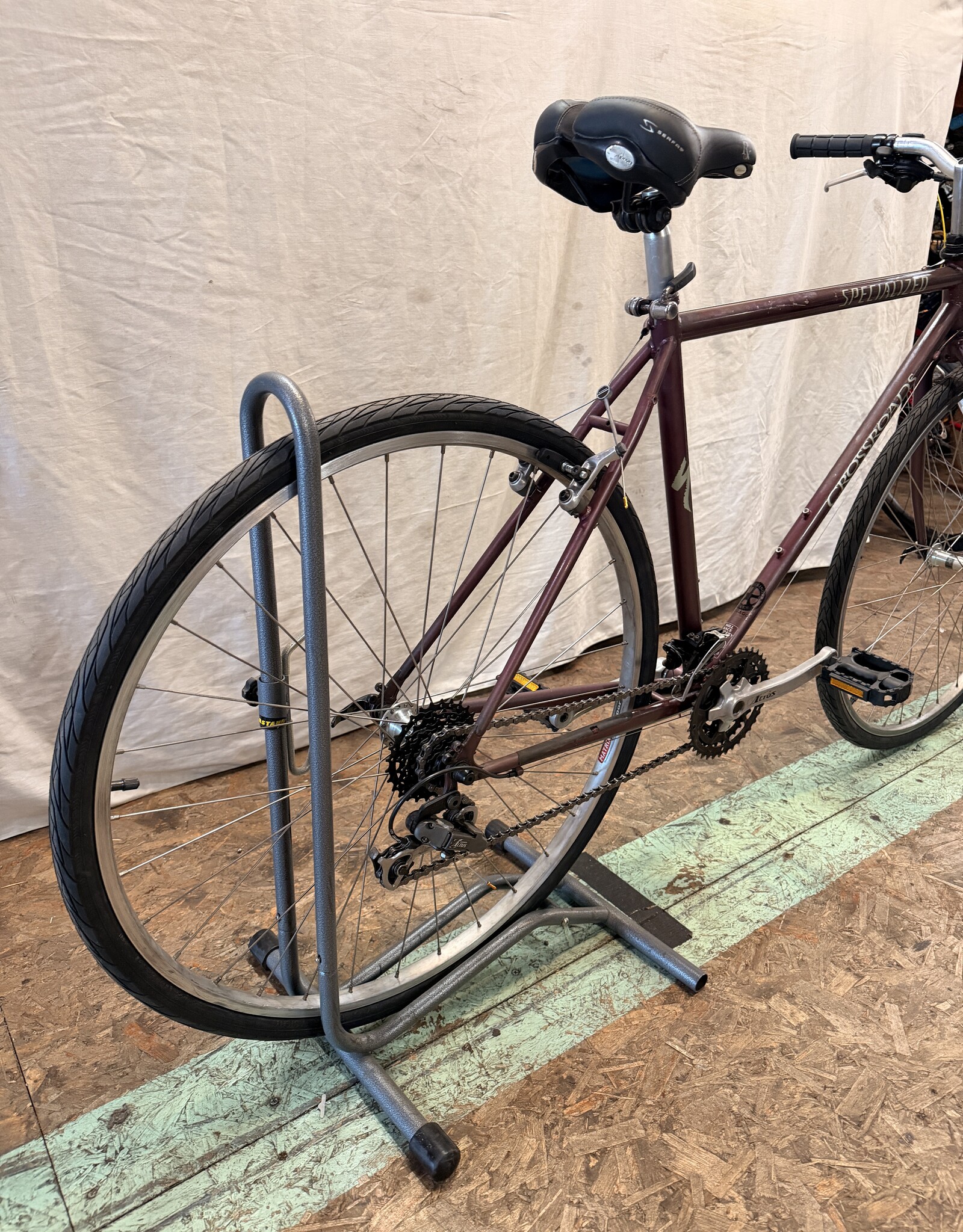 19" Specialized Crossroads (5311) B4L