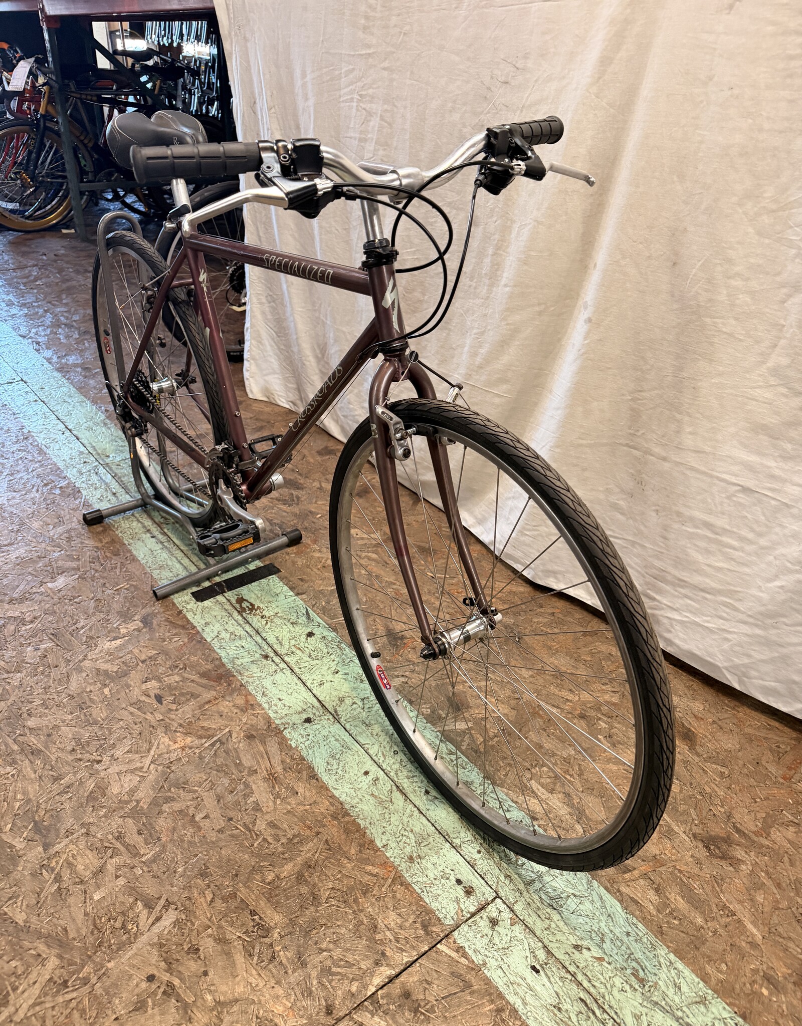 19" Specialized Crossroads (5311) B4L