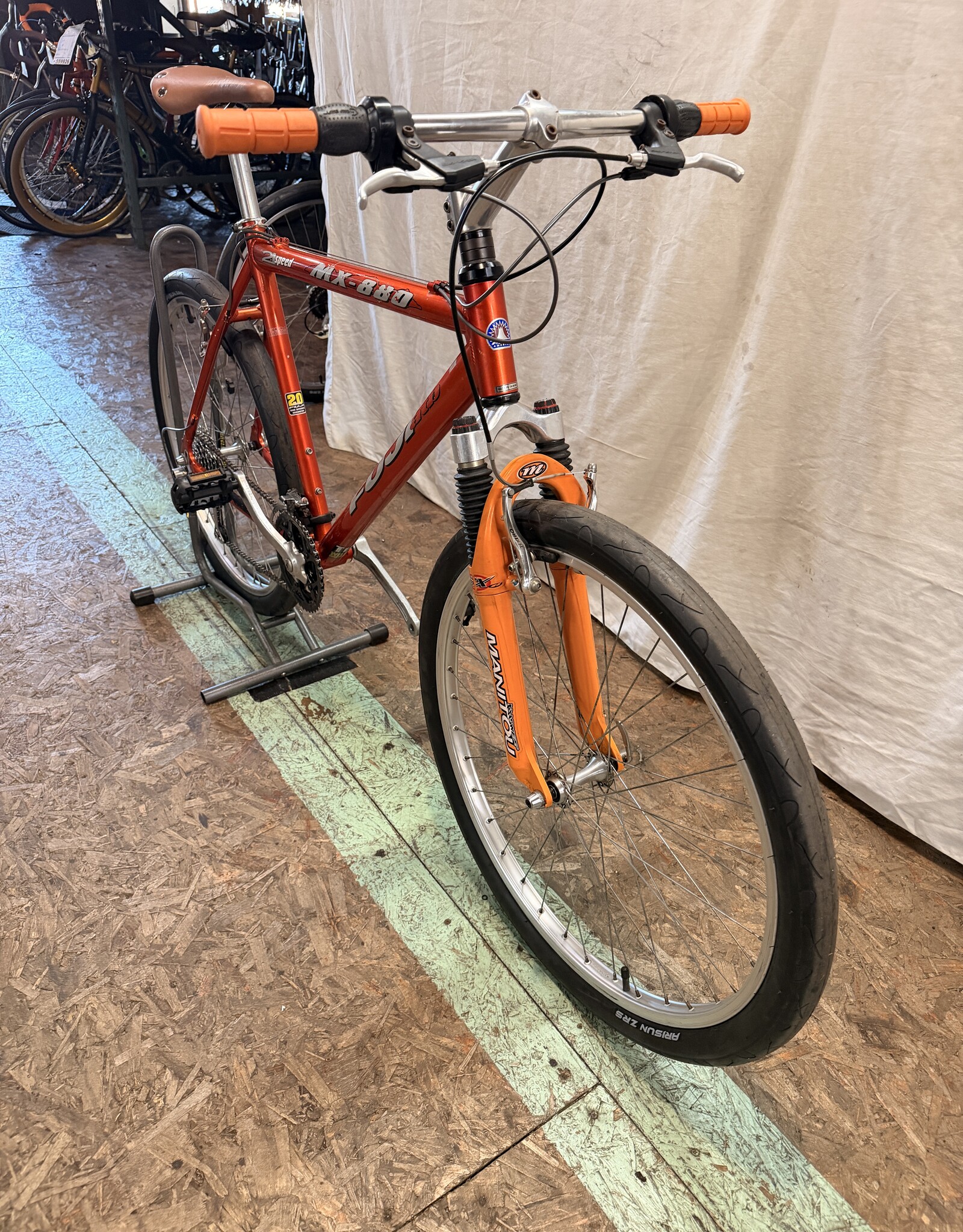 Fuji 20" Fuji MX 880 (0280) B4L