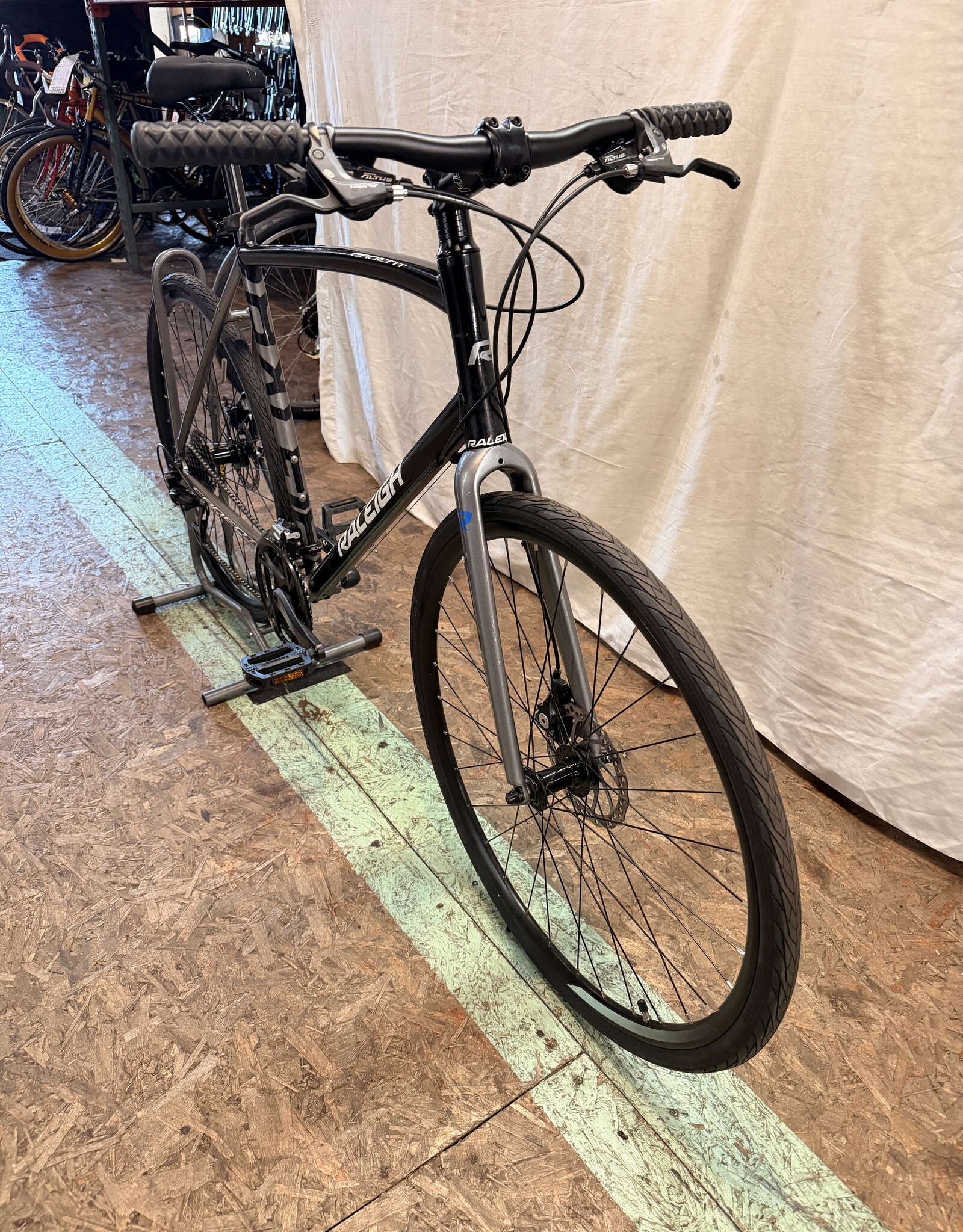 Raleigh 21" Raleigh Cadent (3260) B4L