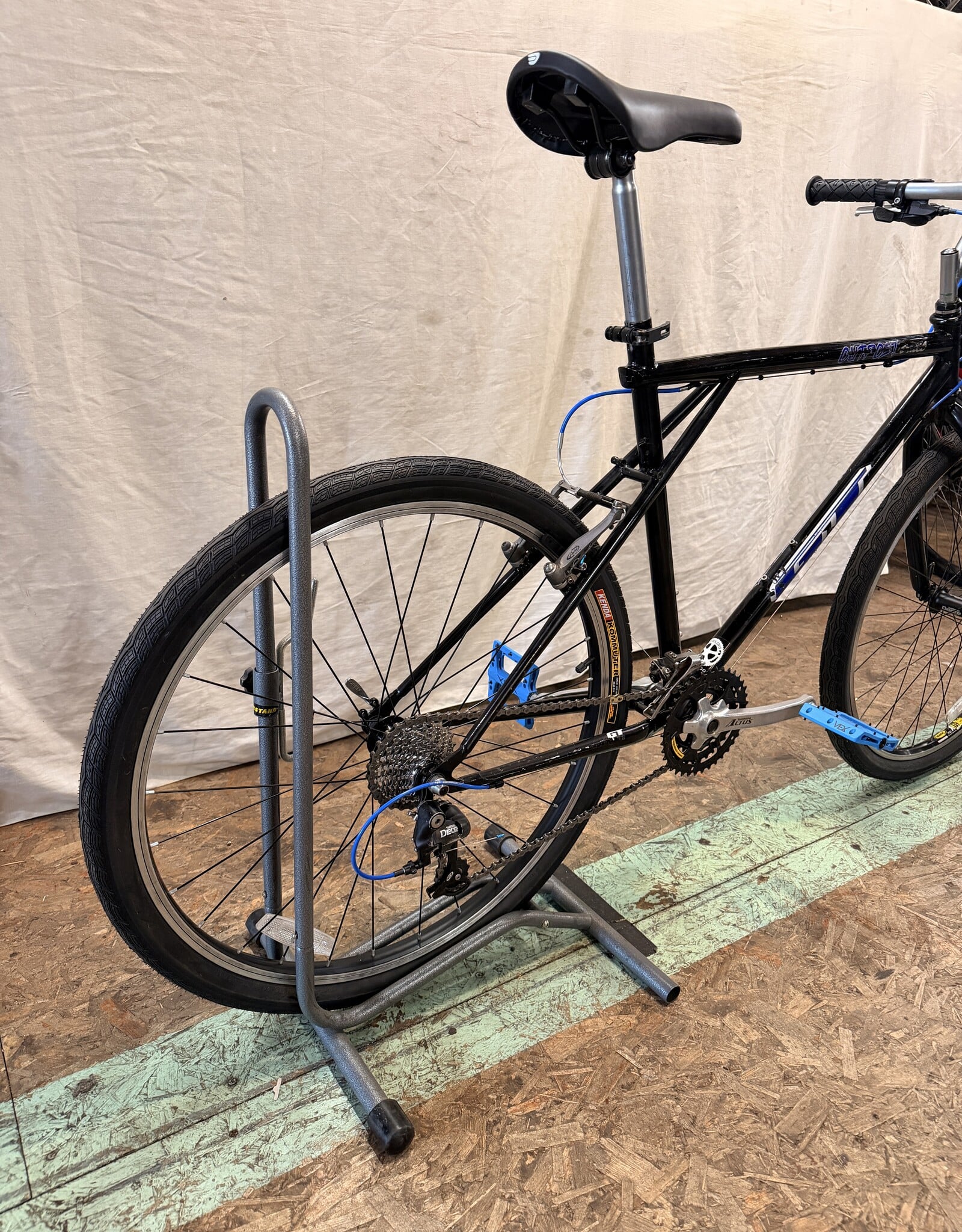 GT 20.5" GT Outpost (0222) B1U